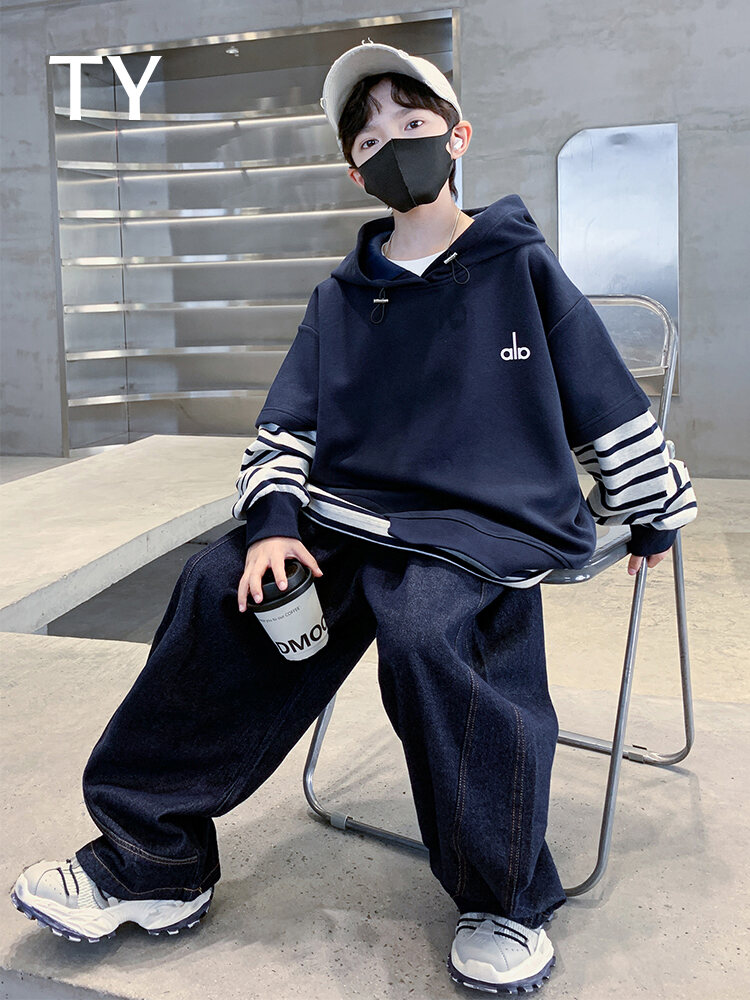 TONGGENI | Boy's Hooded Tracksuit Set - Jenama TONGGENI Harga 275 Ringgit*Penghantaran Percuma