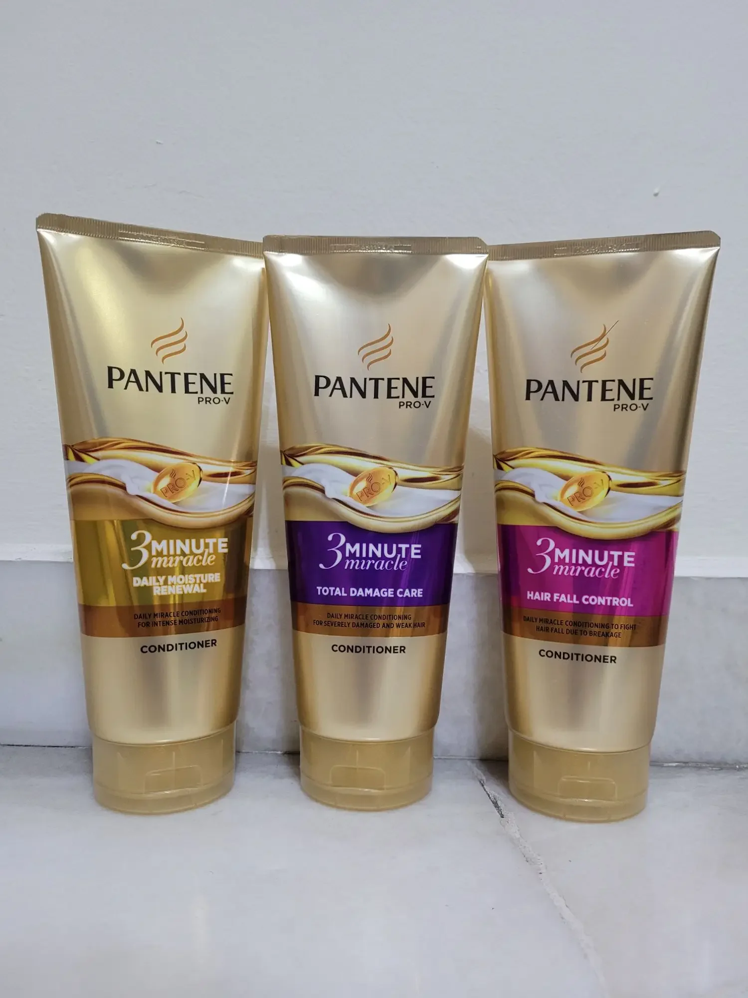 Pantene 3 Minute Miracle Conditioner Daily Moisture Renewal/ Total Damage Care/ Hair Fall Control 340ml