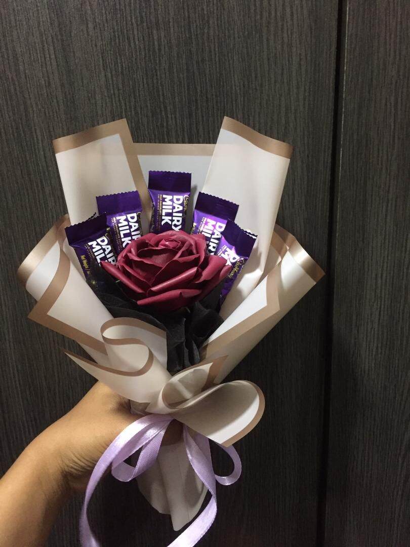 bouquet coklat, bouquet coklat cadbury almond , bouquet duit rm20