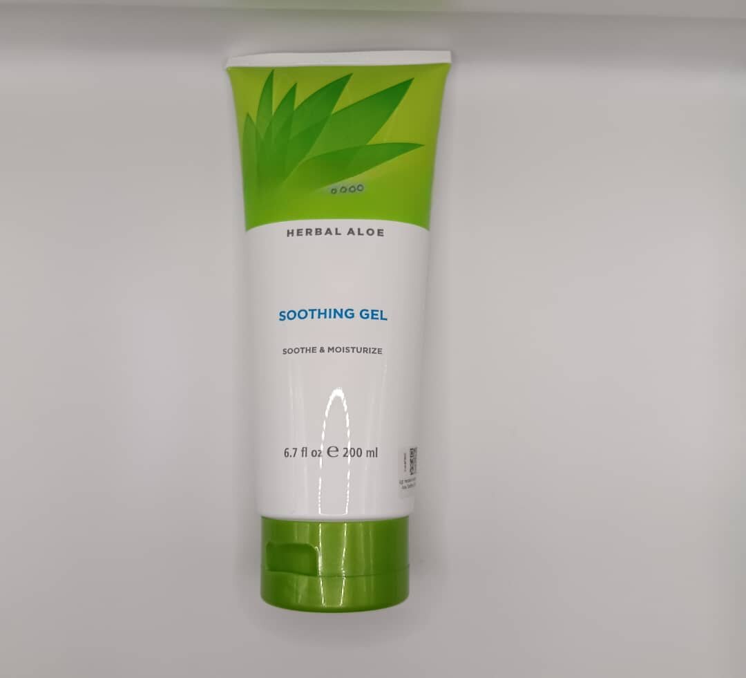 Herbal Aloe Everyday Soothing Gel Menenangkan & Melembapkan/ Herbal Aloe  Everyday Soothing Gel Soothe & Moisturize 200ML All Skin Types Moisturizer  200Ml Regular Size - Lazada | Lazada