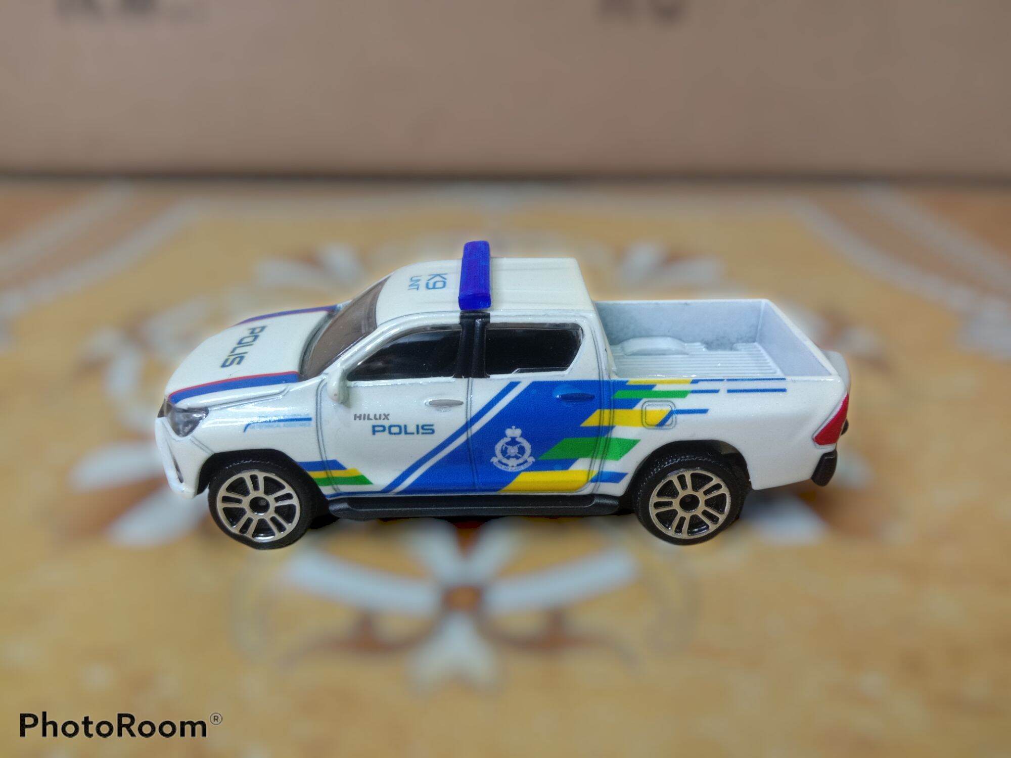 Die-cast Hilux Polis K9 Unit Scale 1:64 Majorette Custom 