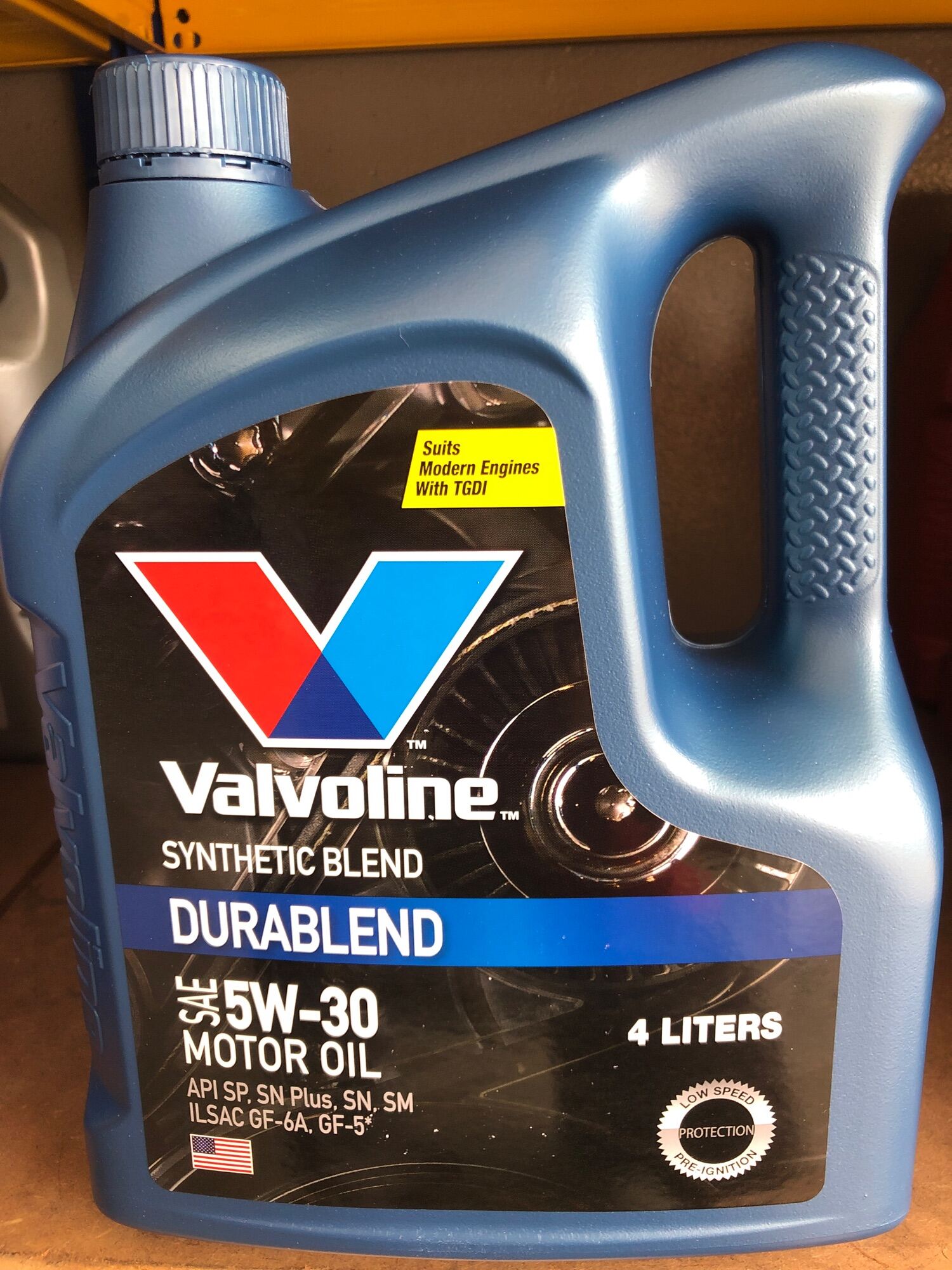 Valvoline motor oil ( synthetic blend) 5w/30 API SP, SN plus, Durablend ...