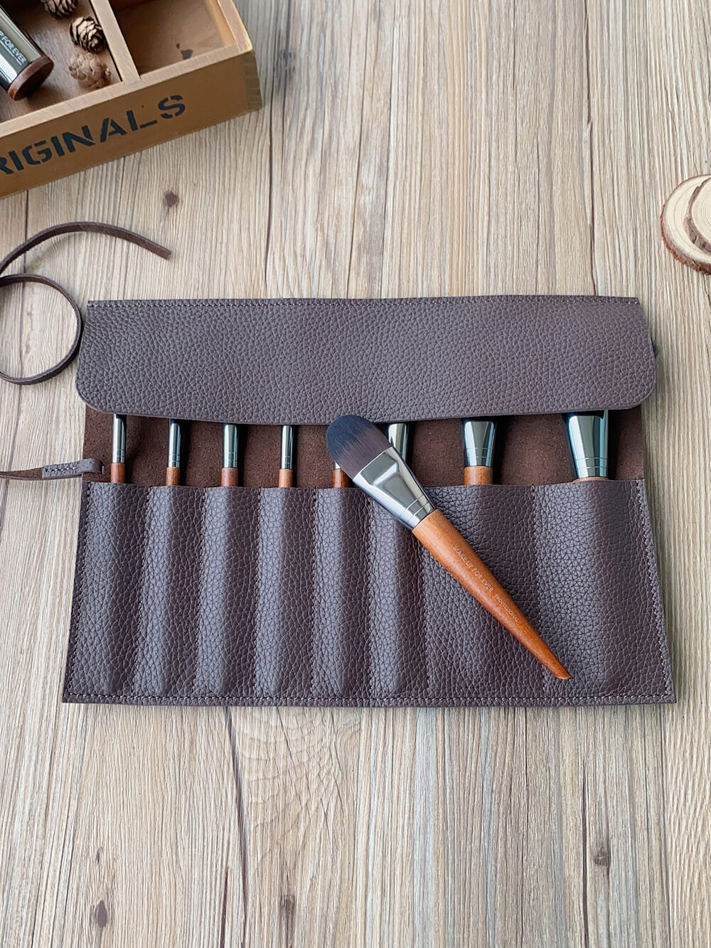 Portable Leather Makeup Brush Storage Bag Dustproof Travel Small Protection Bag Compact Strap the One Brand Handmade Stitching Harga  212 Ringgit*Penghantaran Percuma