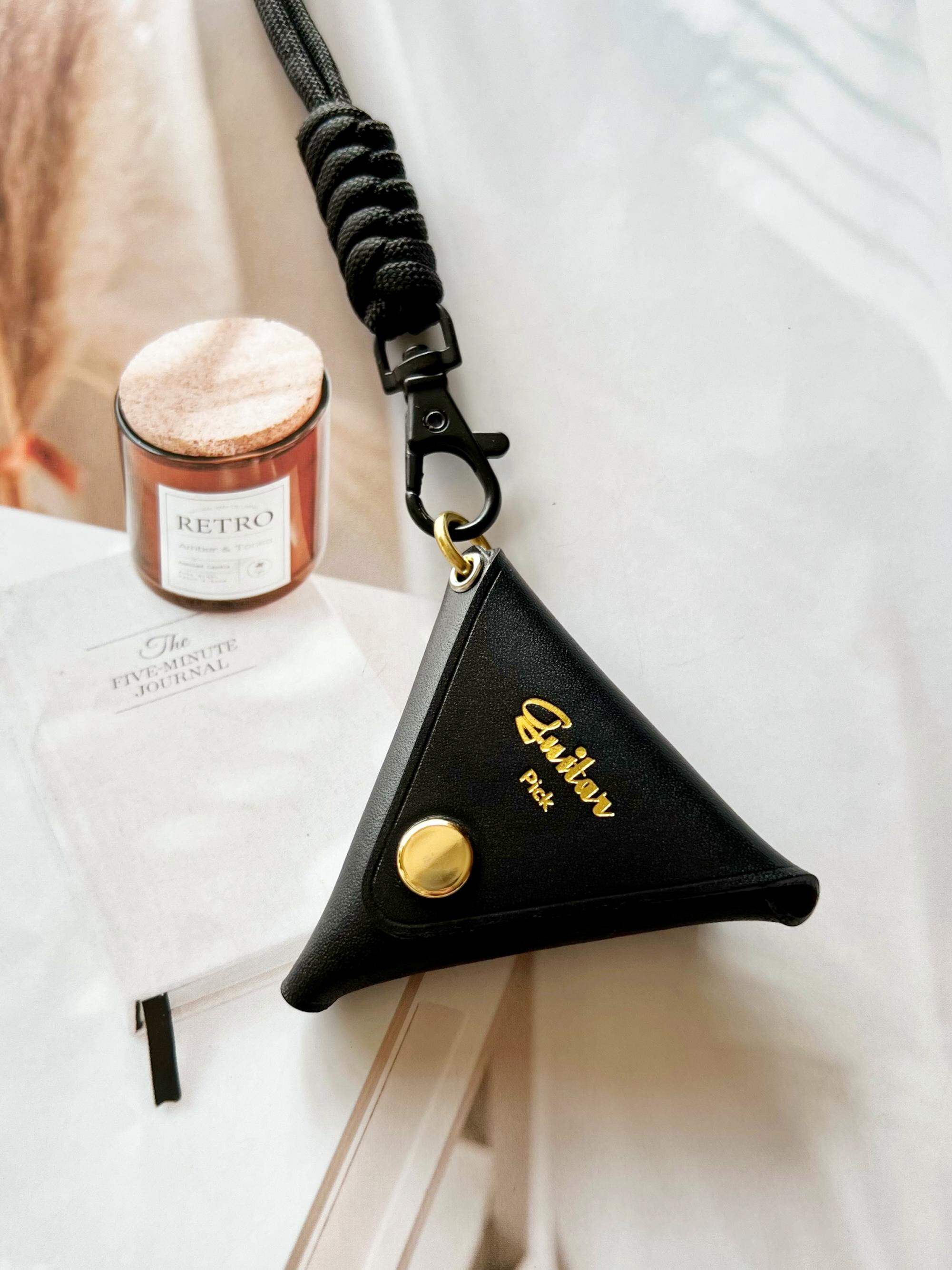 Handmade Leather Guitar Pick Case Keychain Portable Large Capacity Coin Lanyard Triangle Bag High End Music Instrument Accessory Harga  73 Ringgit*Penghantaran Percuma