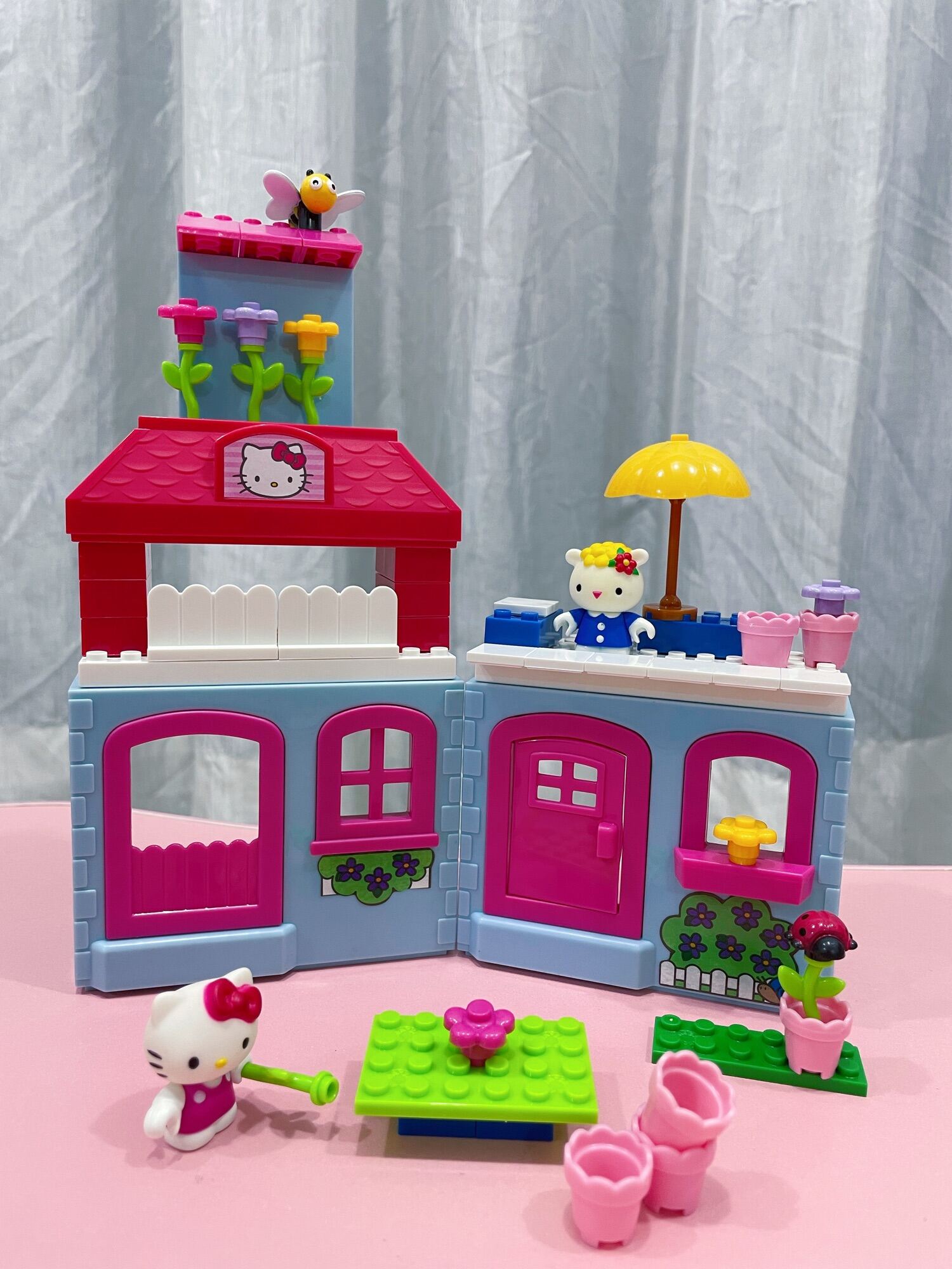 Lego Hello Kitty Flower Store 