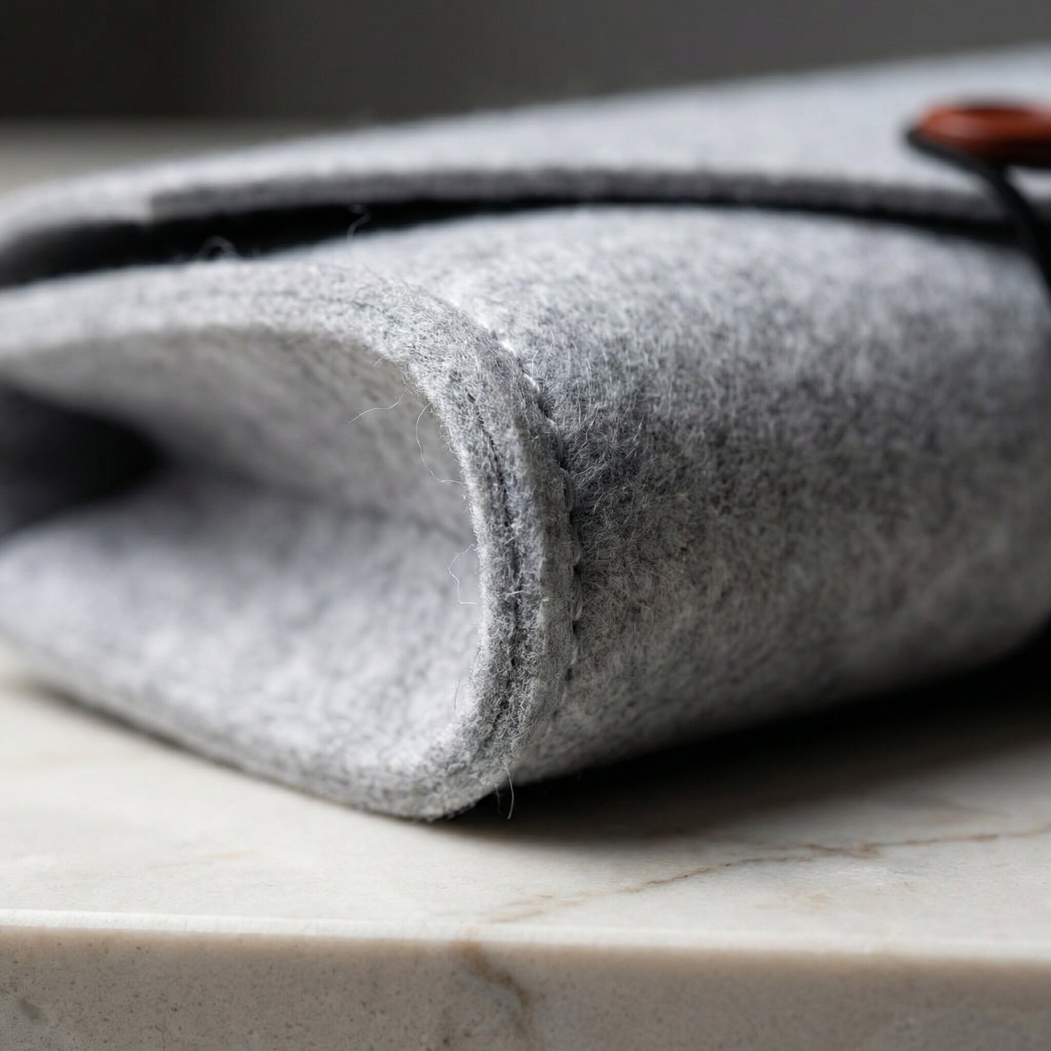 Felt Electronic Accessory Bag For Travel Cables And Power Adapter_voghion.com