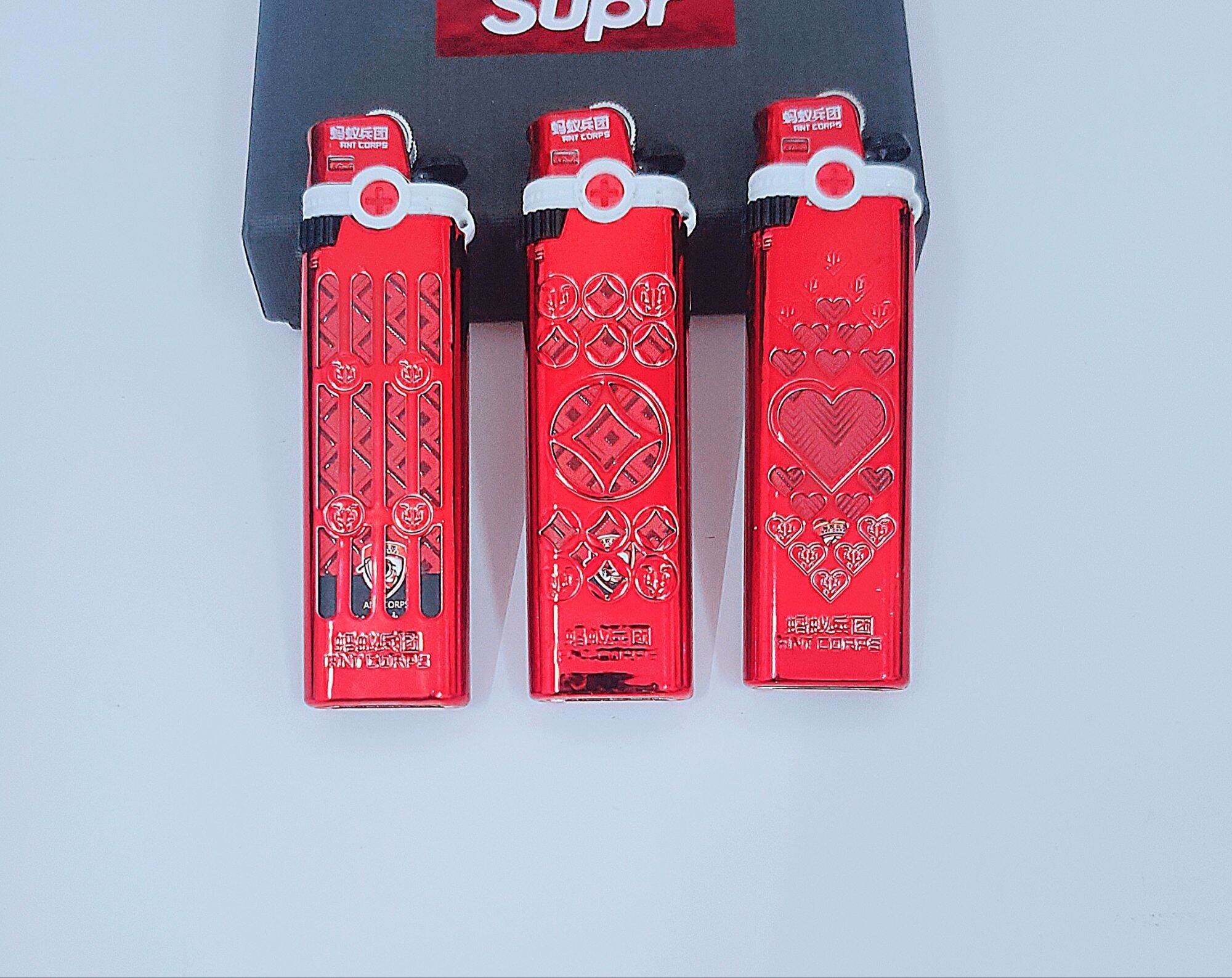 AC6T Red Ant Soft Flame Metal Lighter (Random). 