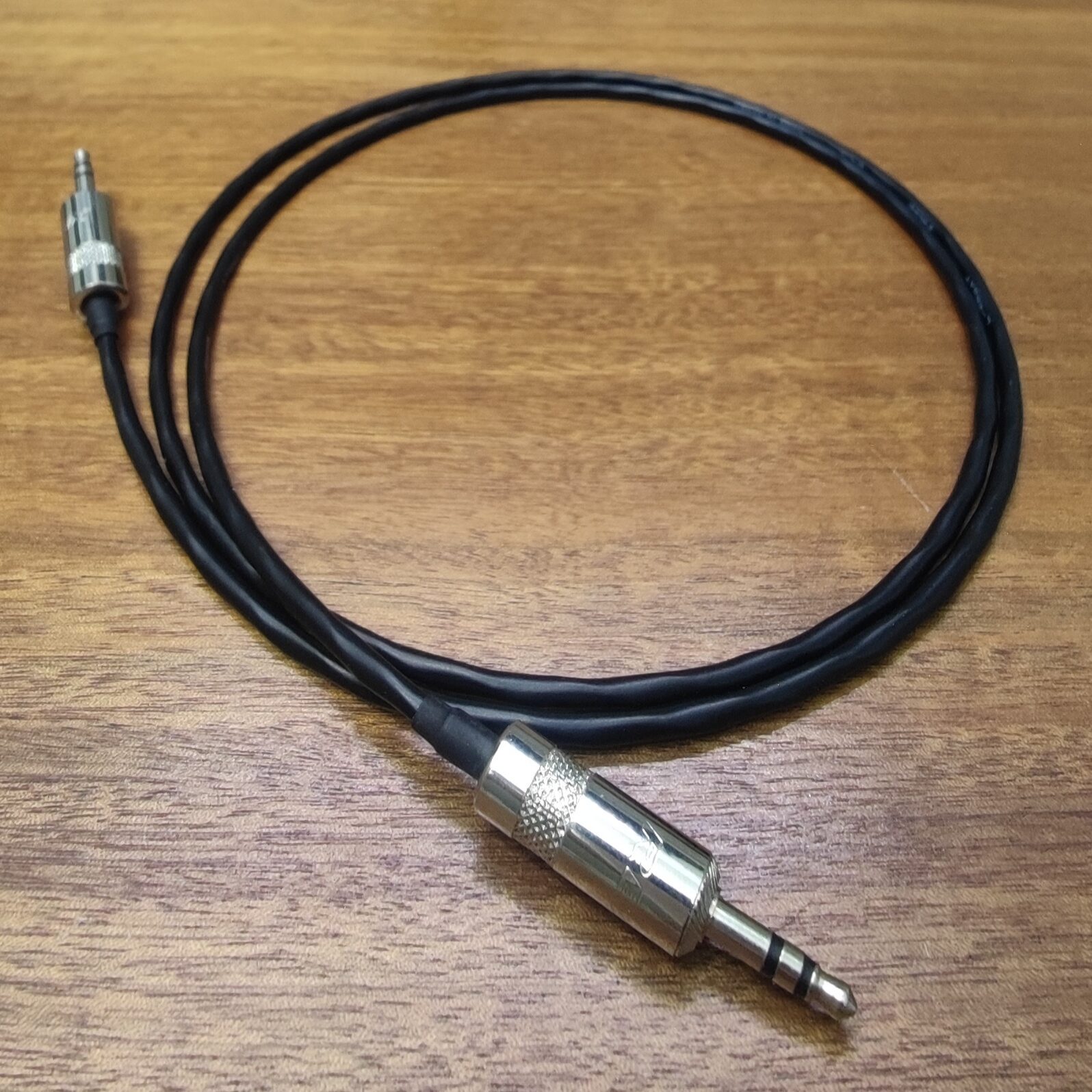 [FlowCable] Custom 3.5mm Audio Cable with CANARE L2B2AT Aluminum Foil