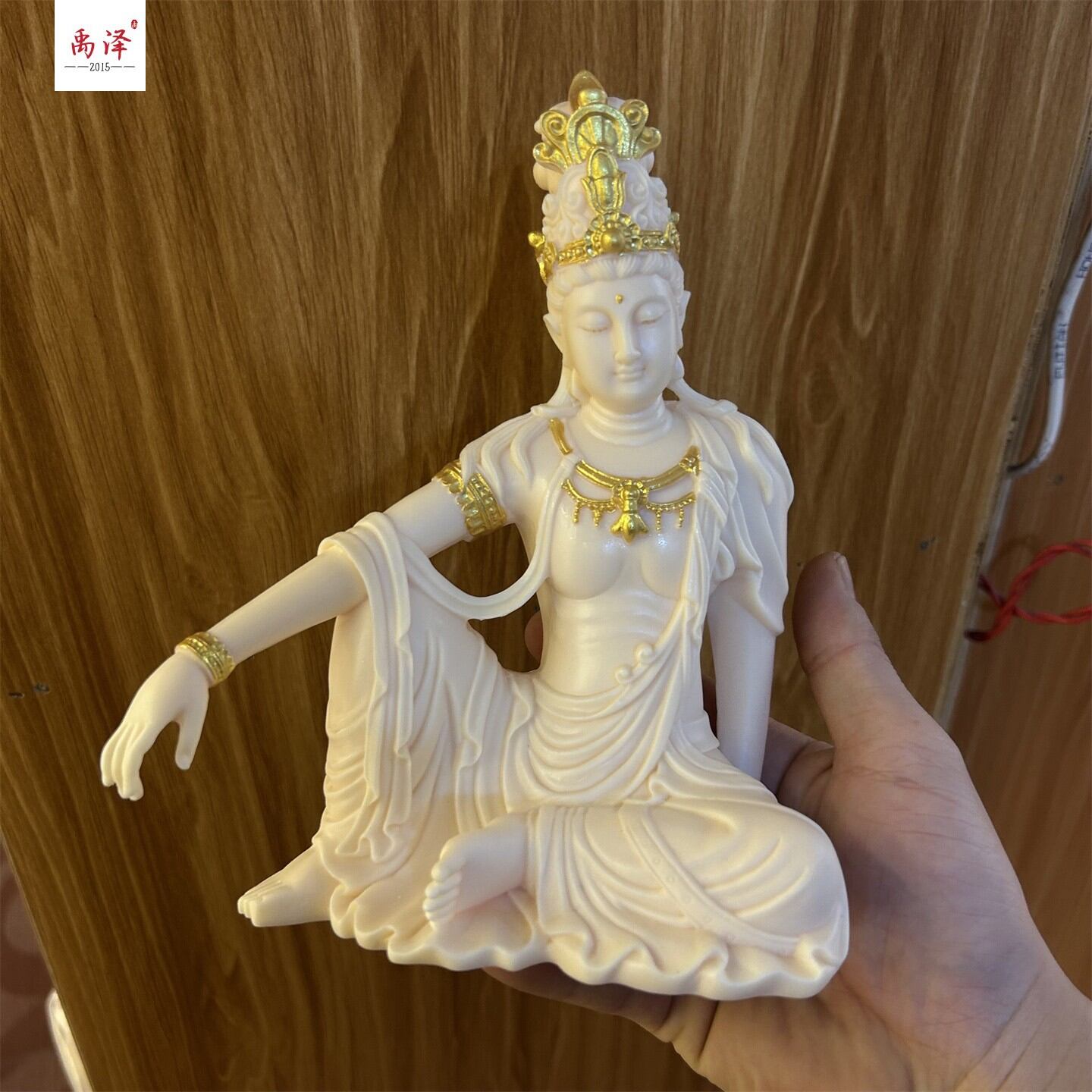 Intricately Carved Guanyin Statue Home Ornaments