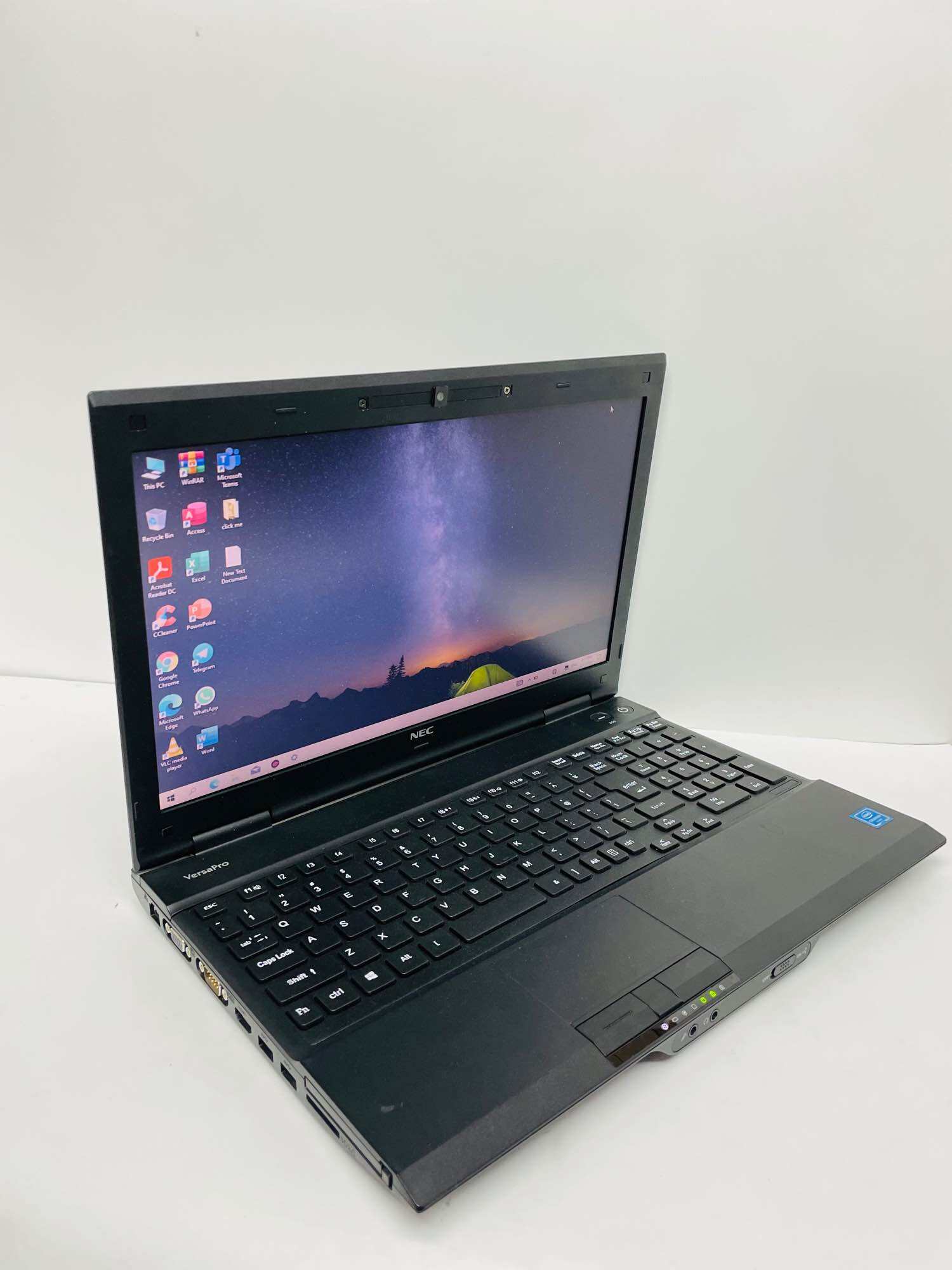 Toshiba Dynabook B55/A Core i3-6100 Processor 2.30GHZ Ram 8GB SSD
