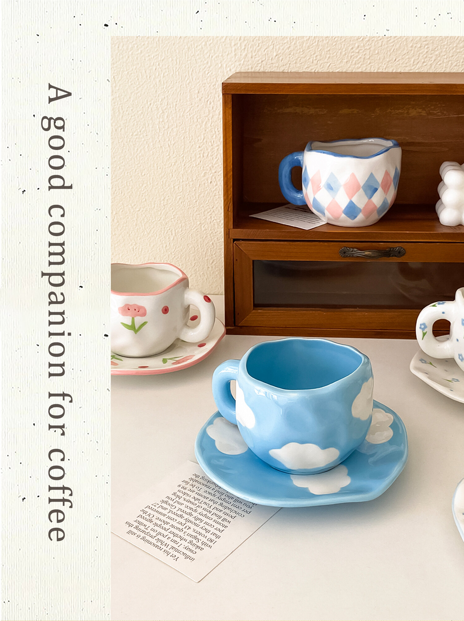 280 ml, ręcznie malowany, ceramiczny kubek w kratkę z motywem serca i chmurki, w stylu nordyckim, prezent na kawę
_voghion.com