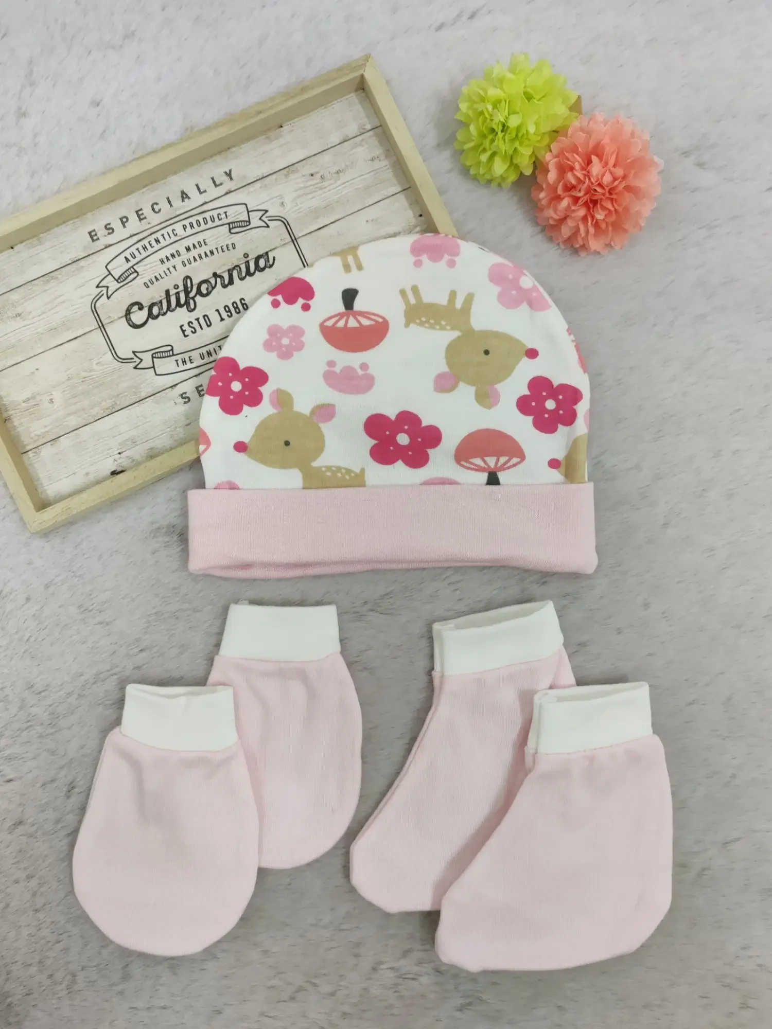 [3 in 1] Newborn Baby Hat Mittens Booties Set (Soft Cotton) (1)