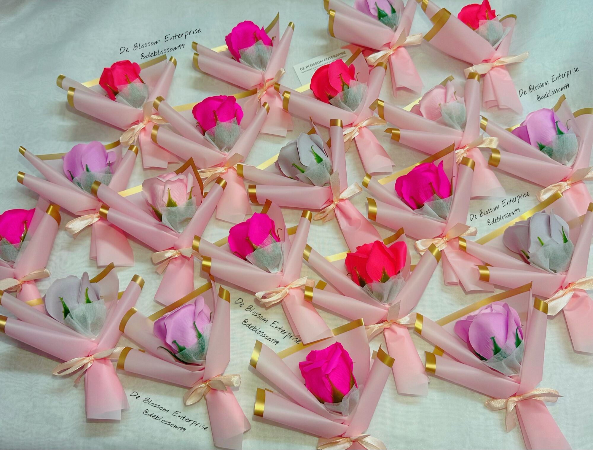 Bouquet hari guru RM10 SAHAJA Terima kasih kerana menggunakan khidmat  ZeeyRa #zeeyra #0173054350zeeyra #zeeyrakedaihamperda…