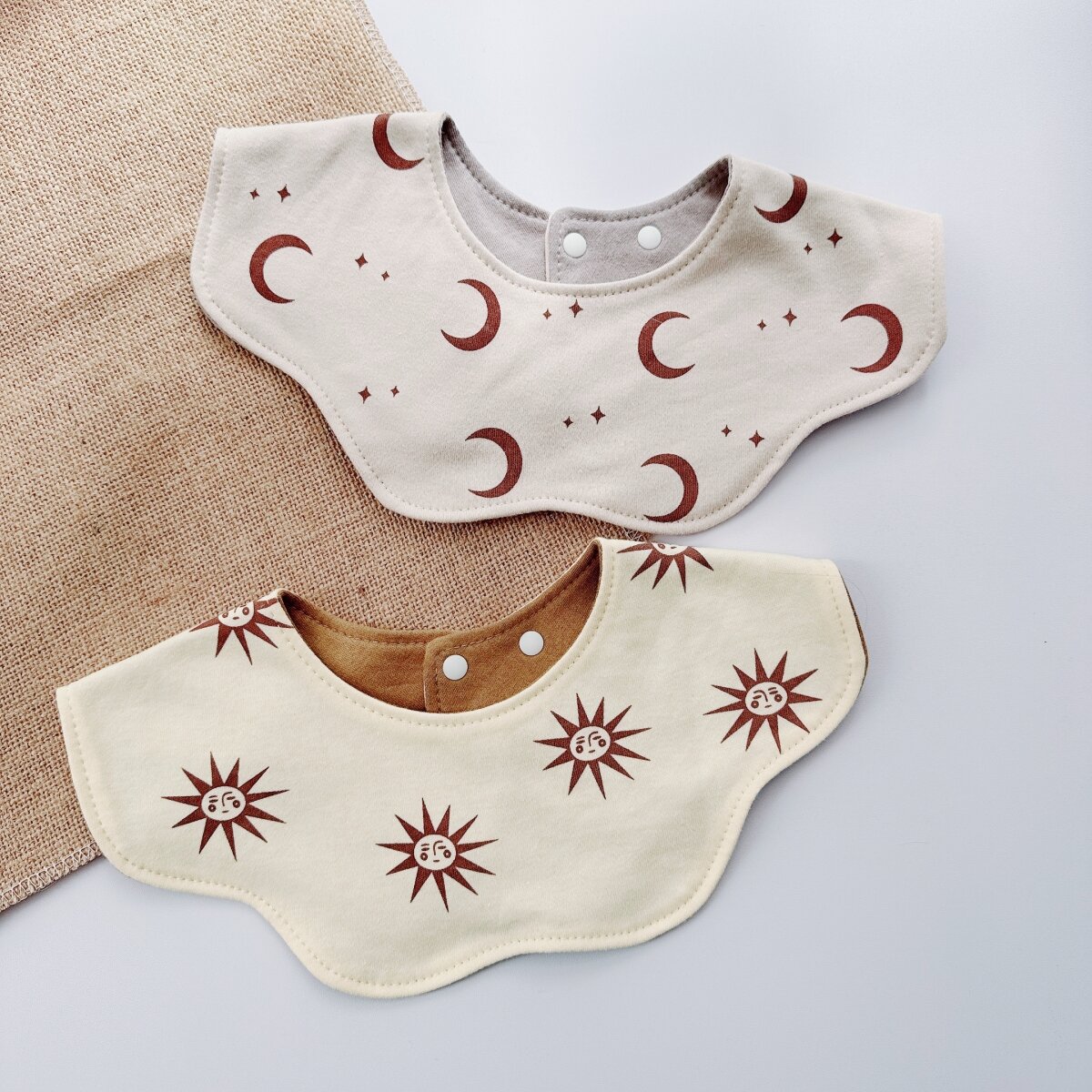 MIMUHOUSE | Rotatable Dual-Sided Baby Bib