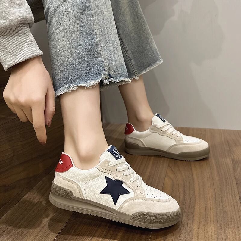 Women's Star Embroidered Soft Bottom Leather Sneakers Korean Style Spring Autumn Student Flats Casual Fashion Sneakers Harga  331 Ringgit*Penghantaran Percuma