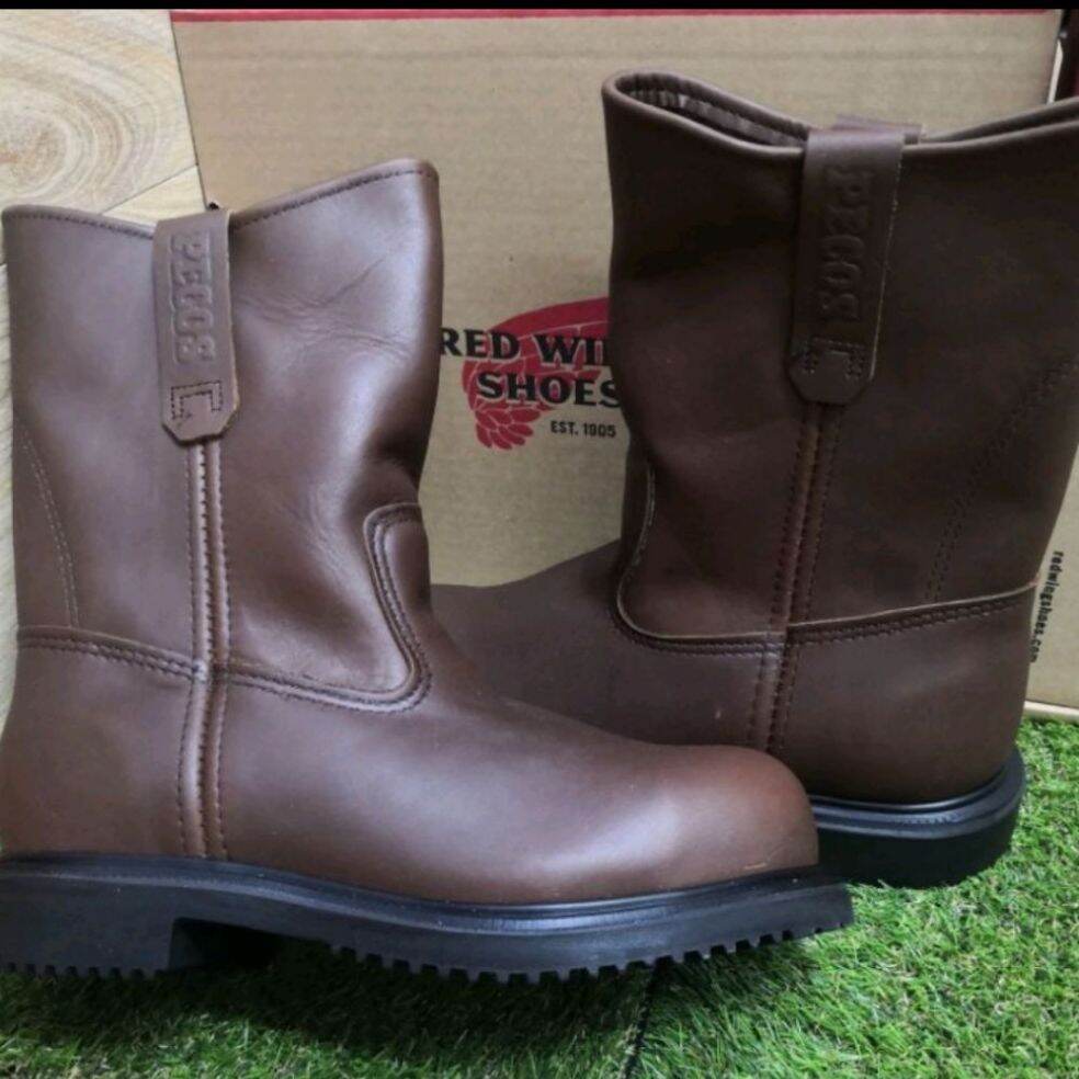 Red wings hot sale safety boots