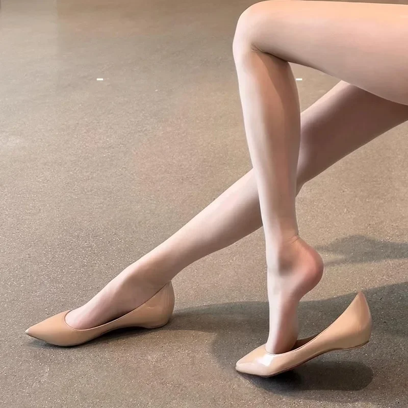 French Style Flat Heel Shoes Women's Summer Commute Professional Sharp Pointed Toe Slip-On Nude Color Shoe Polyurethane Material