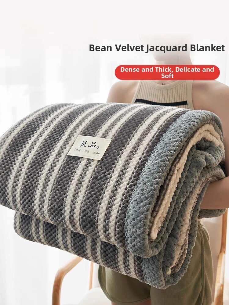 High-Quality Winter Thickened Coralloid Blanket Plush Office Nap Blanket Harga  241 Ringgit*Penghantaran Percuma