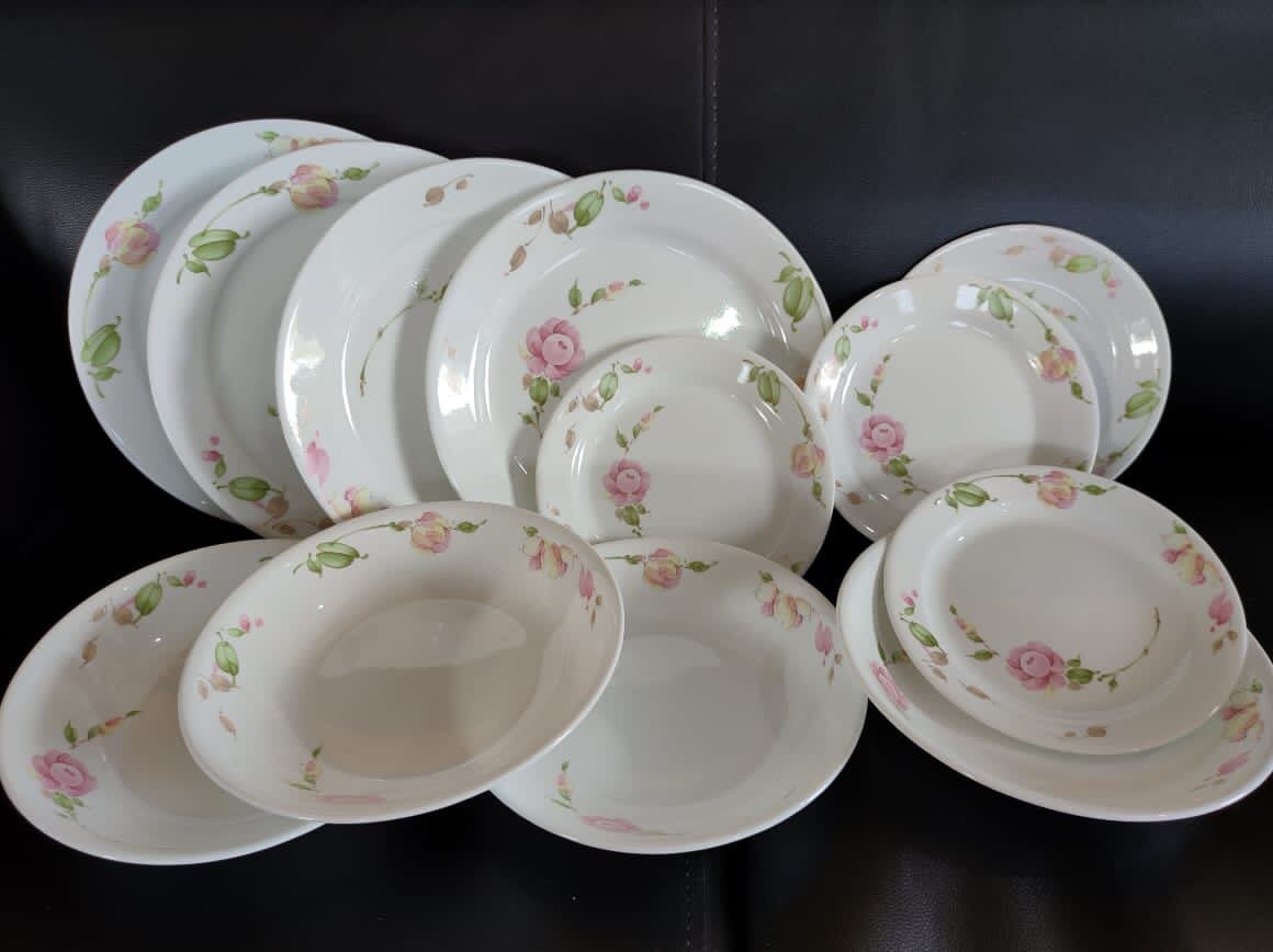Corelle Country Rose 🌹 Rimmed Version Edition 12 pcs Corelle