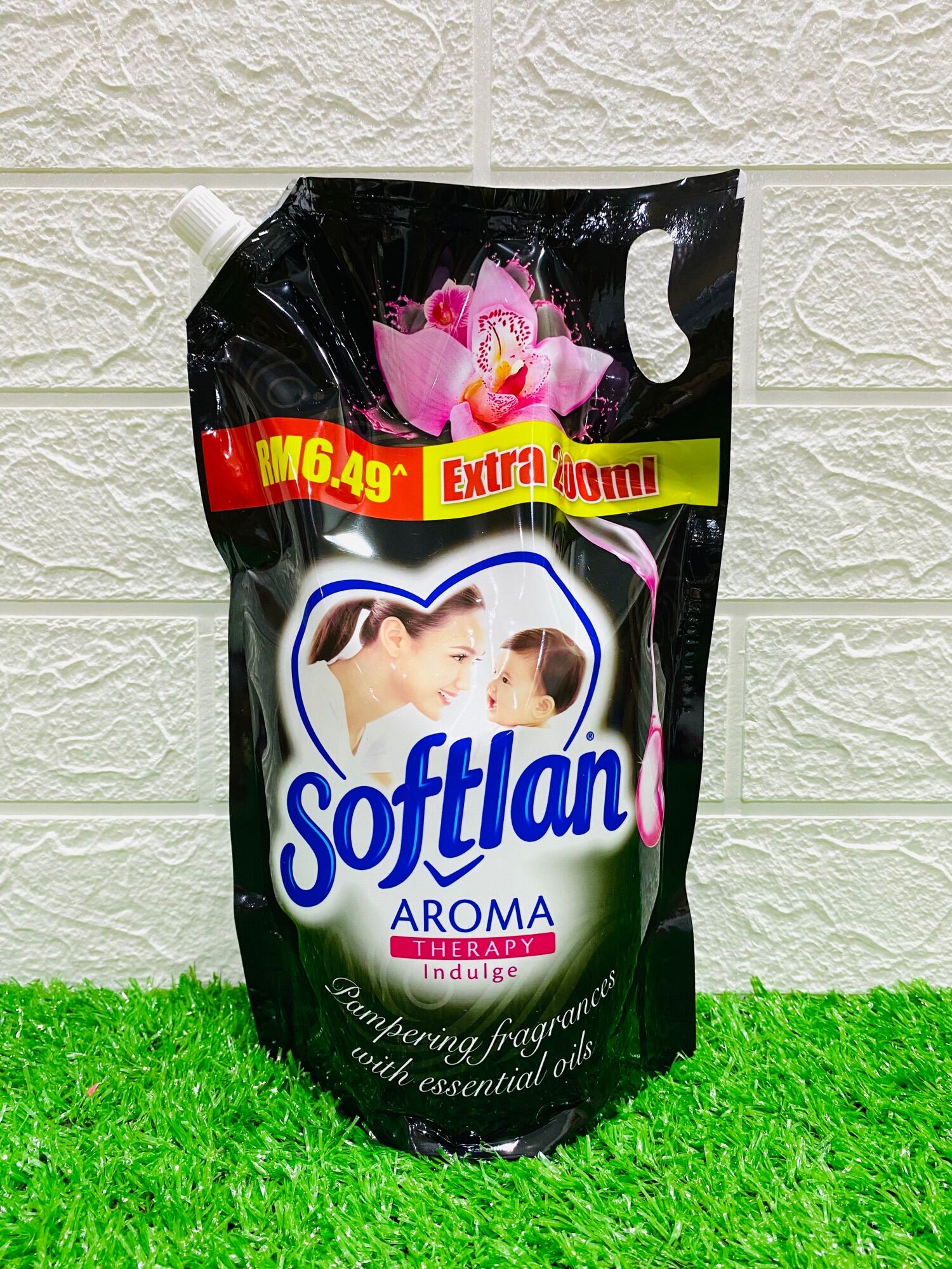 SOFTLAN ANTI WRINKLES FABRIC SOFTENER REFILL PACK 800ml/1.5L/1.6L Lazada
