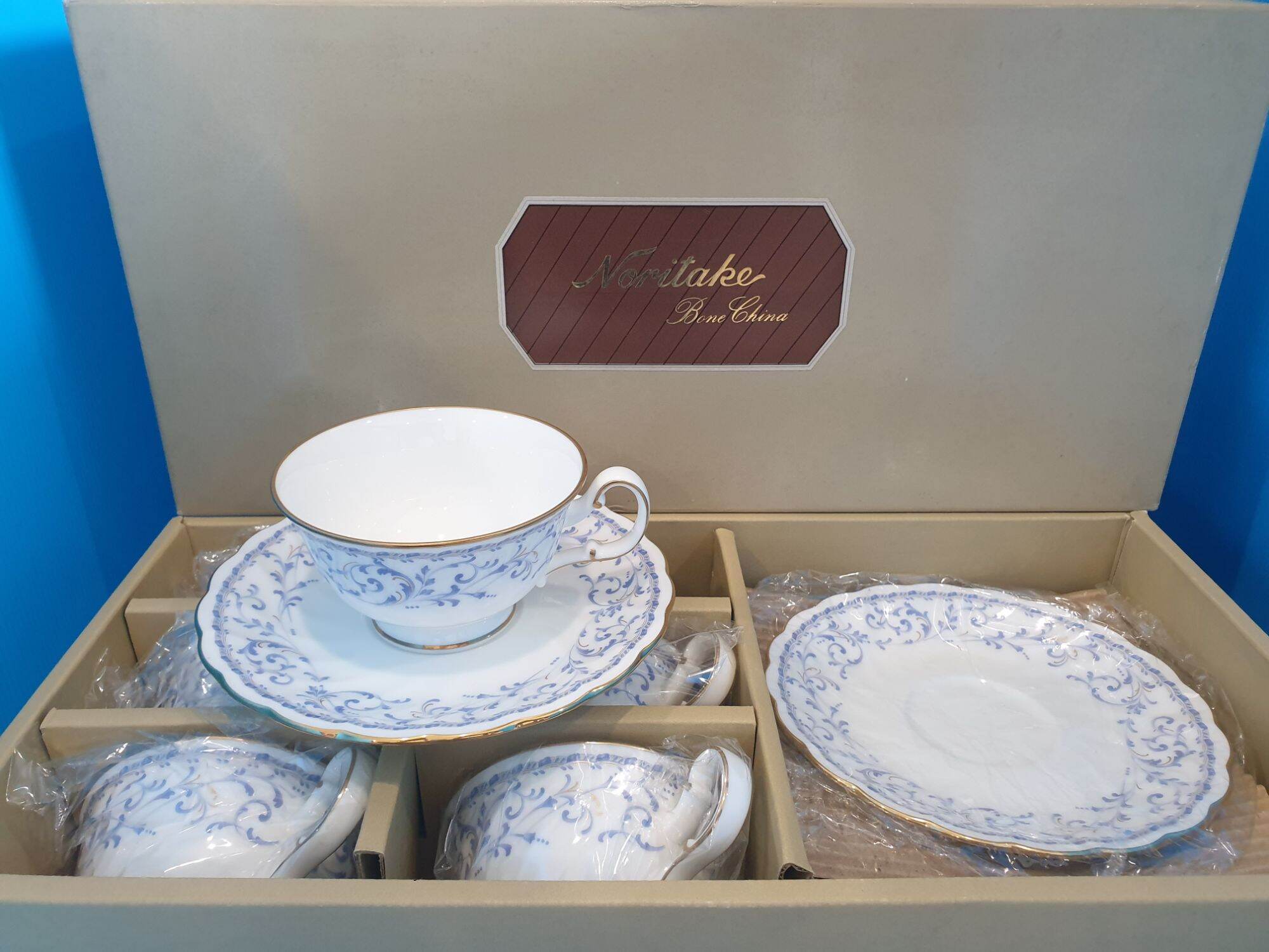 Noritake Bone China ノリタケボーンチャイナ 陶器皿 10枚〈2種