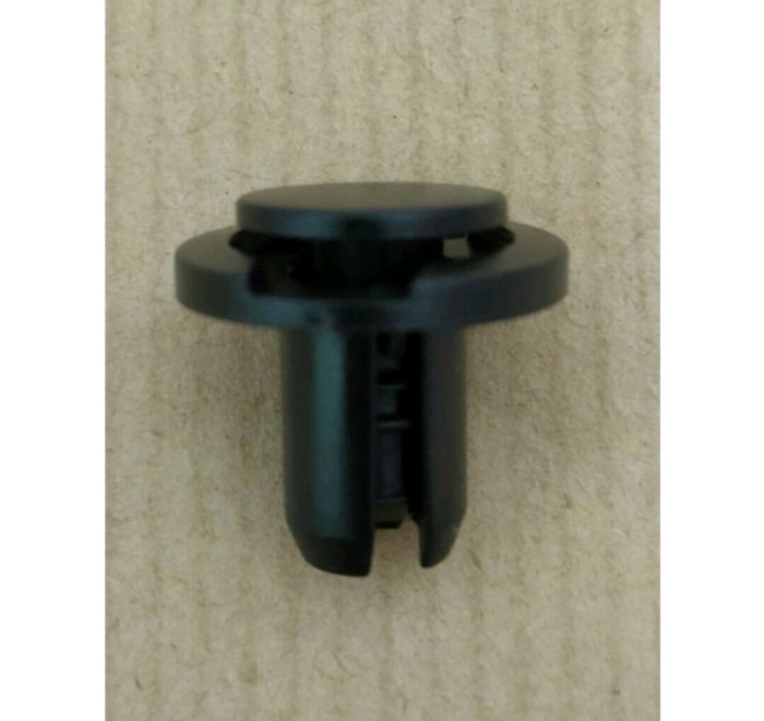 Push Type Retainer Clip - Honda