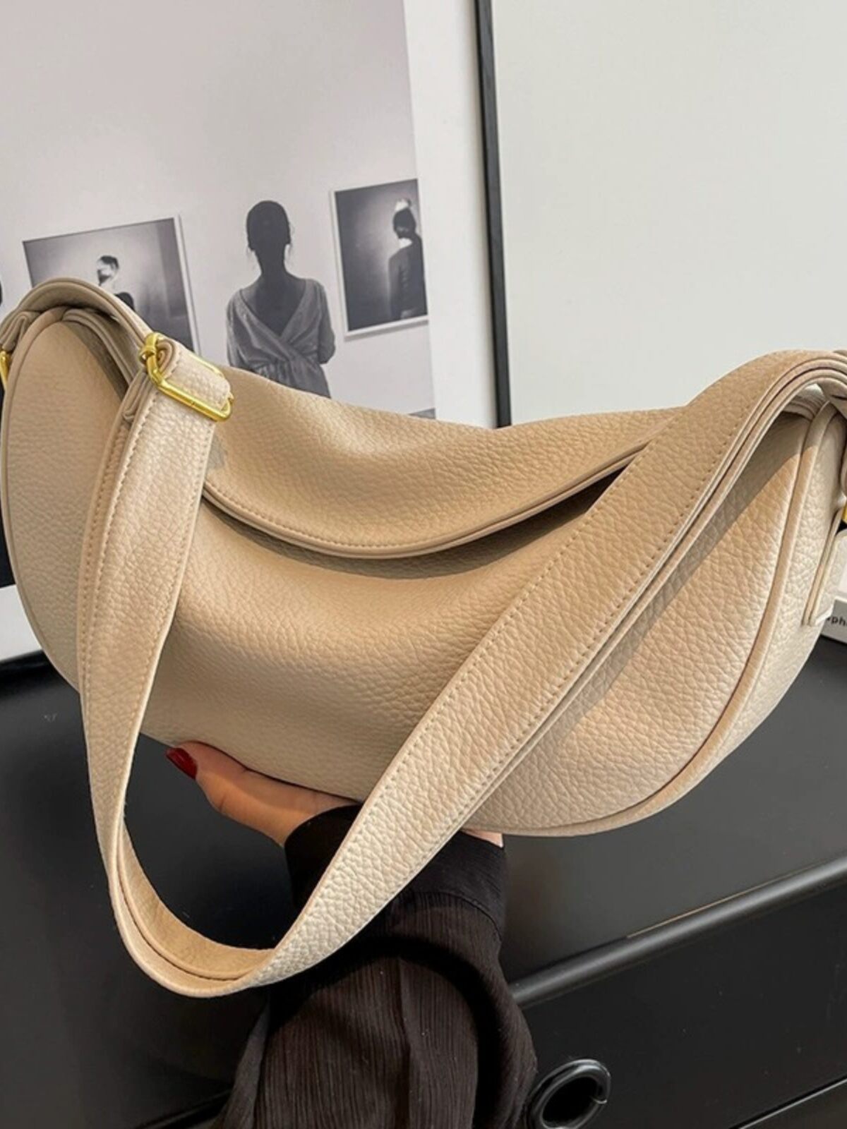 Fashionable Dumpling Shaped Women's Handbag MK DA2025 New Design Underarm Leather Single Shoulder Crossbody Bag Harga  213 Ringgit*Penghantaran Percuma