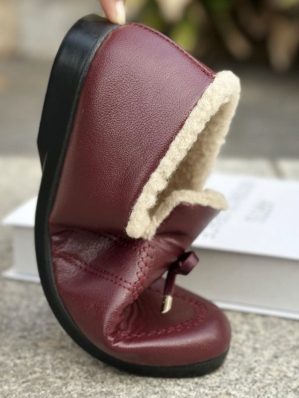 Winter New Fashion Fleece Lined Slip on Soft Bottom Lightweight Anti Slip Mom Shoes Cotton Warm Casual Shoes for Middle Aged And Elderly Women. 