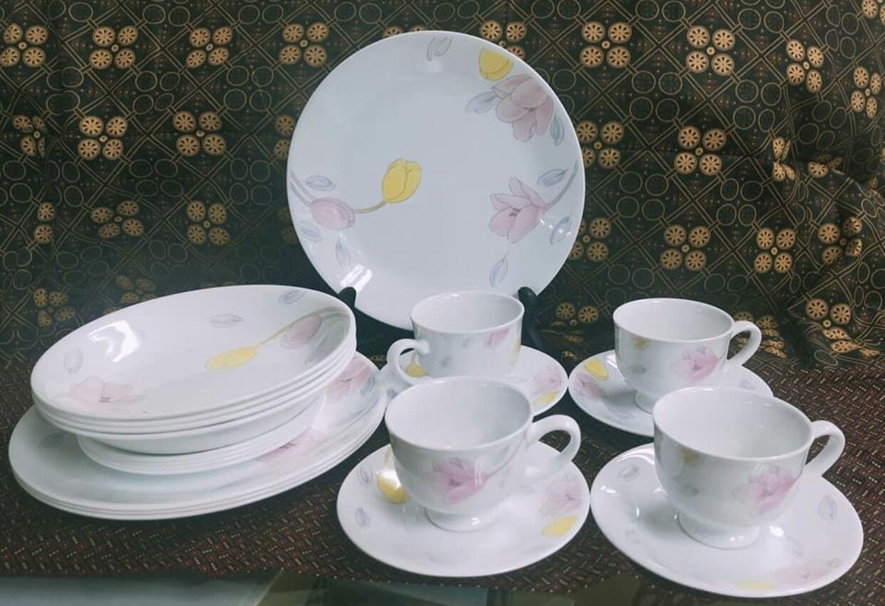 Discontinue Corelle Elegant City Round Shape Dinner Set 20 pcs