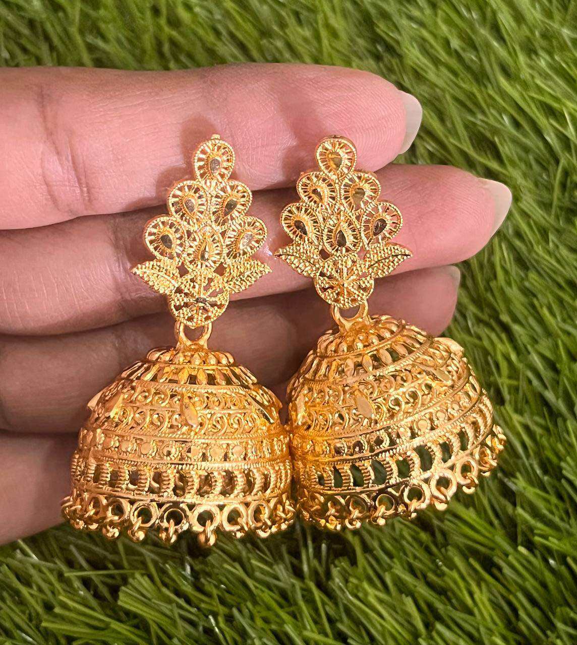 Buy Gold Bombay Hanging 234 Online | Sri Pooja Jewellers - JewelFlix