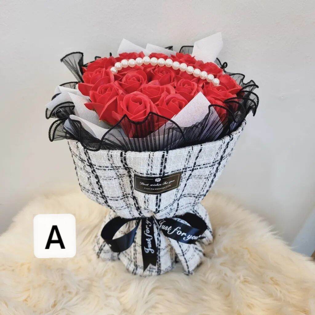 小香风珍珠链香皂花束 Chanel-Style Soap Rose Bouquet with Classic Pearls