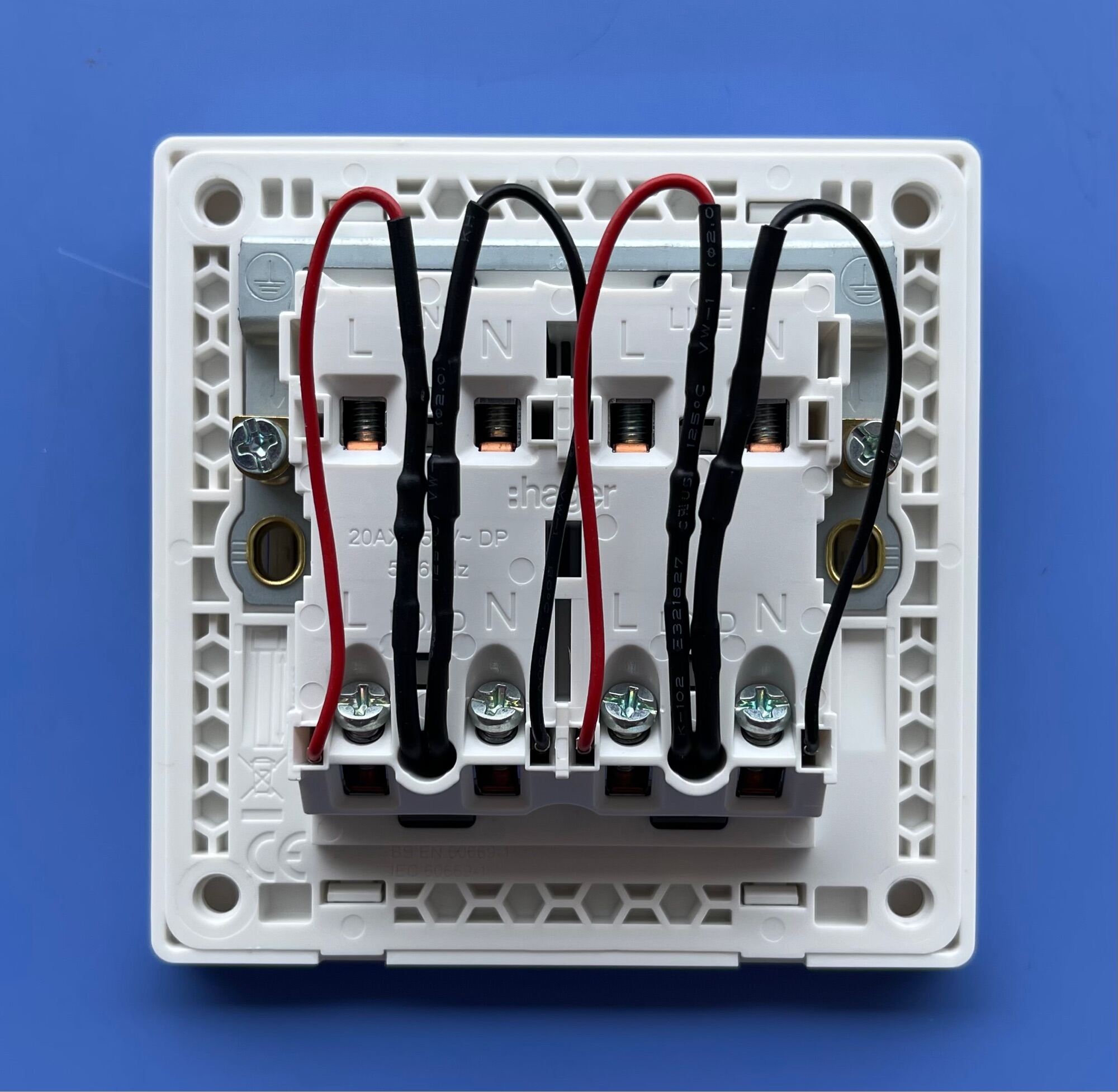 HAGER MUSE 20A DOUBLE POLE SWITCH (WATER HEATER / AIR COND SWITECH WITH NEON) WGML2D1N 1G1W • WGML2D12N 1G2W • WGML2D2N 2G1W •. 