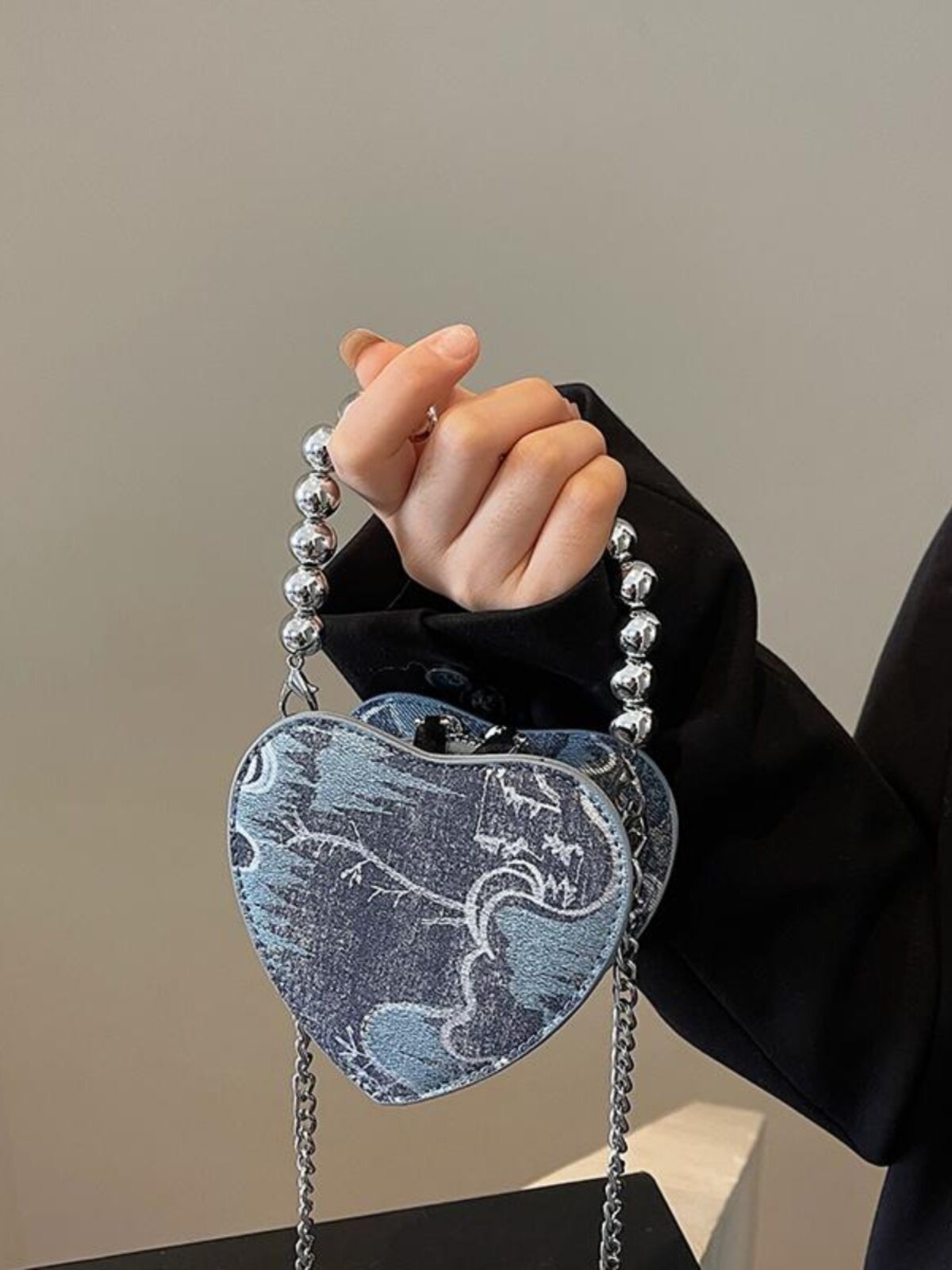 Fashionable Mini Heart Shaped Beaded Coin Purse Women's Crossbody Bag Soft PU Leather Casual Style Autumn Collection. 