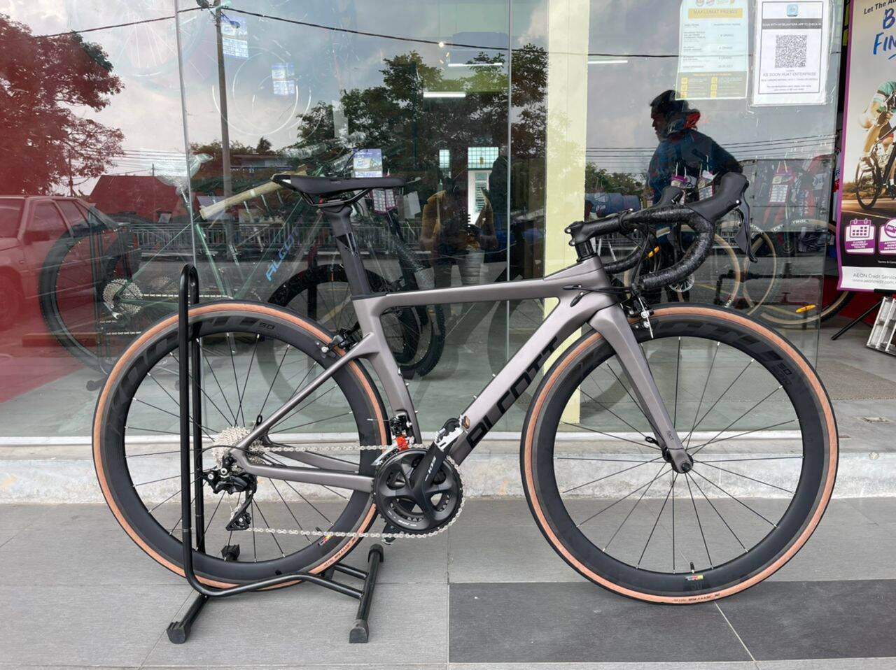 alcott carbon road bike