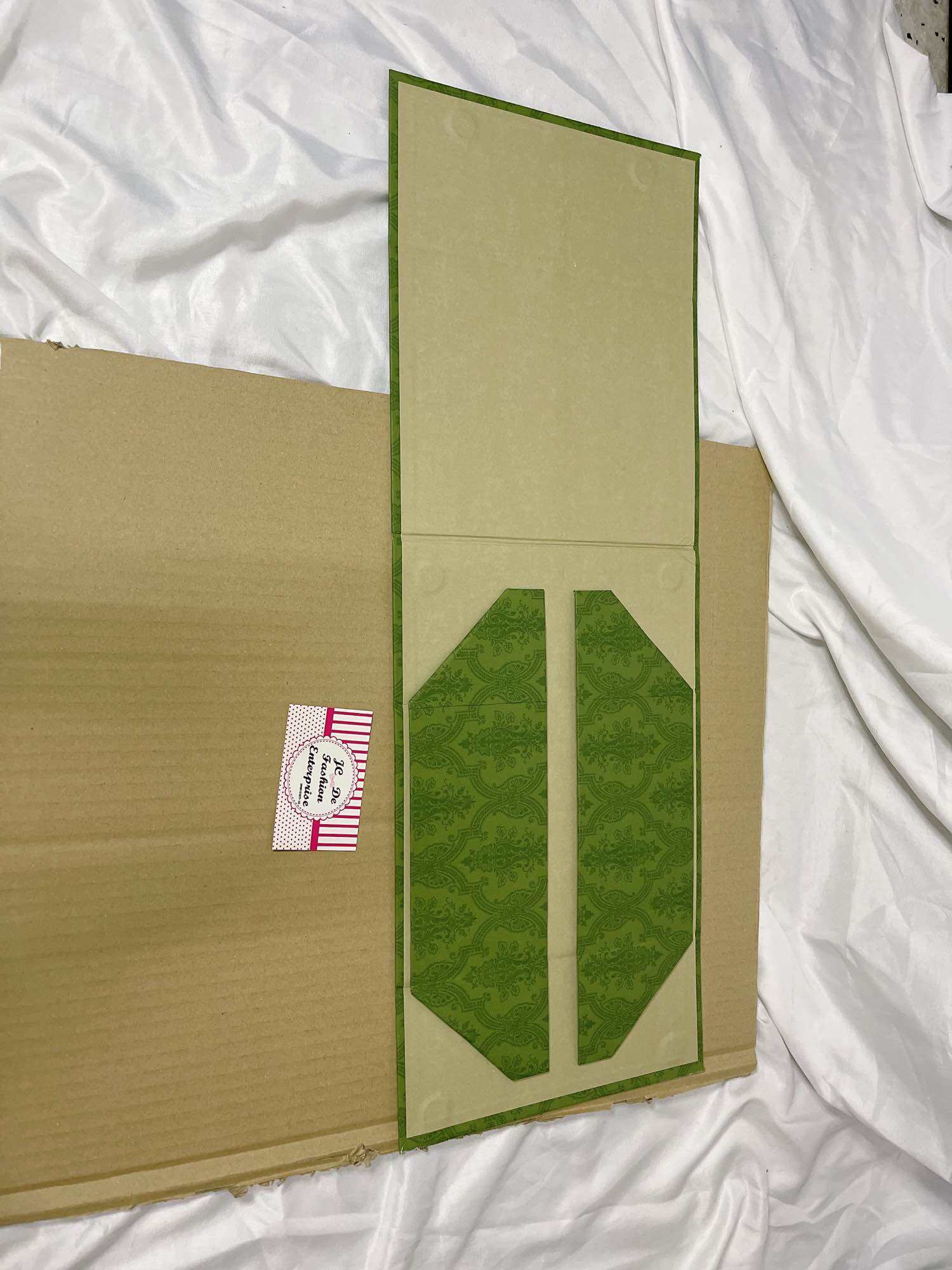 GG 2022 gift box luxury 古奇专柜同款包装吸铁盒. 