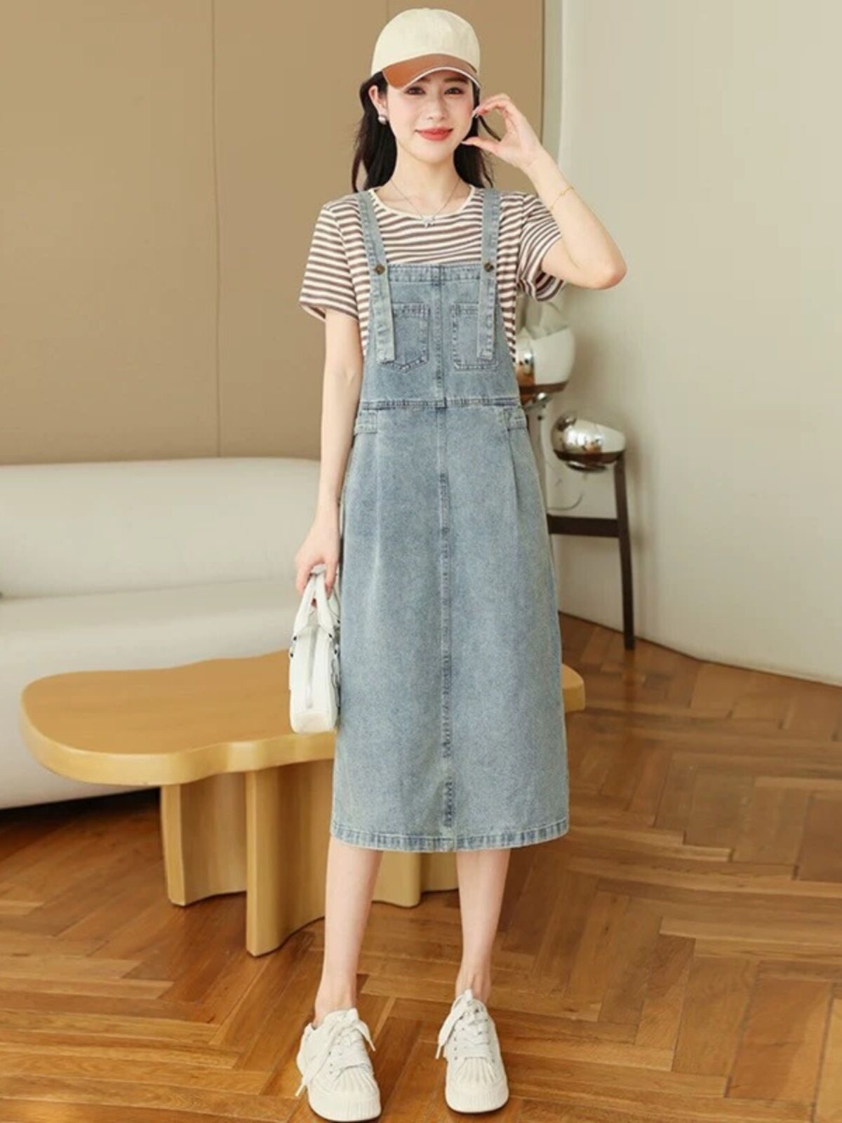 Retro Denim Halter Dress Women Summer 2025 New Korean Design Slimming Strap Dress Commute Style Adjustable Shoulder Strap Pocket