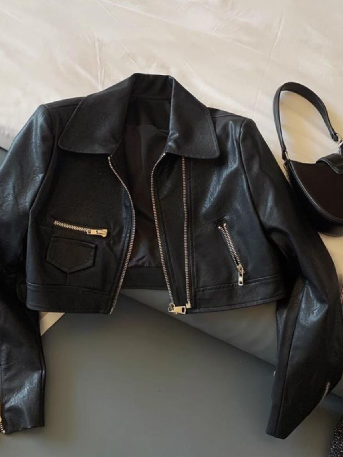 Water-Washed Black Leather Jacket for Women Short Length Street Style with Zipper Closure and POLO Collar Ideal for Spring and Autumn