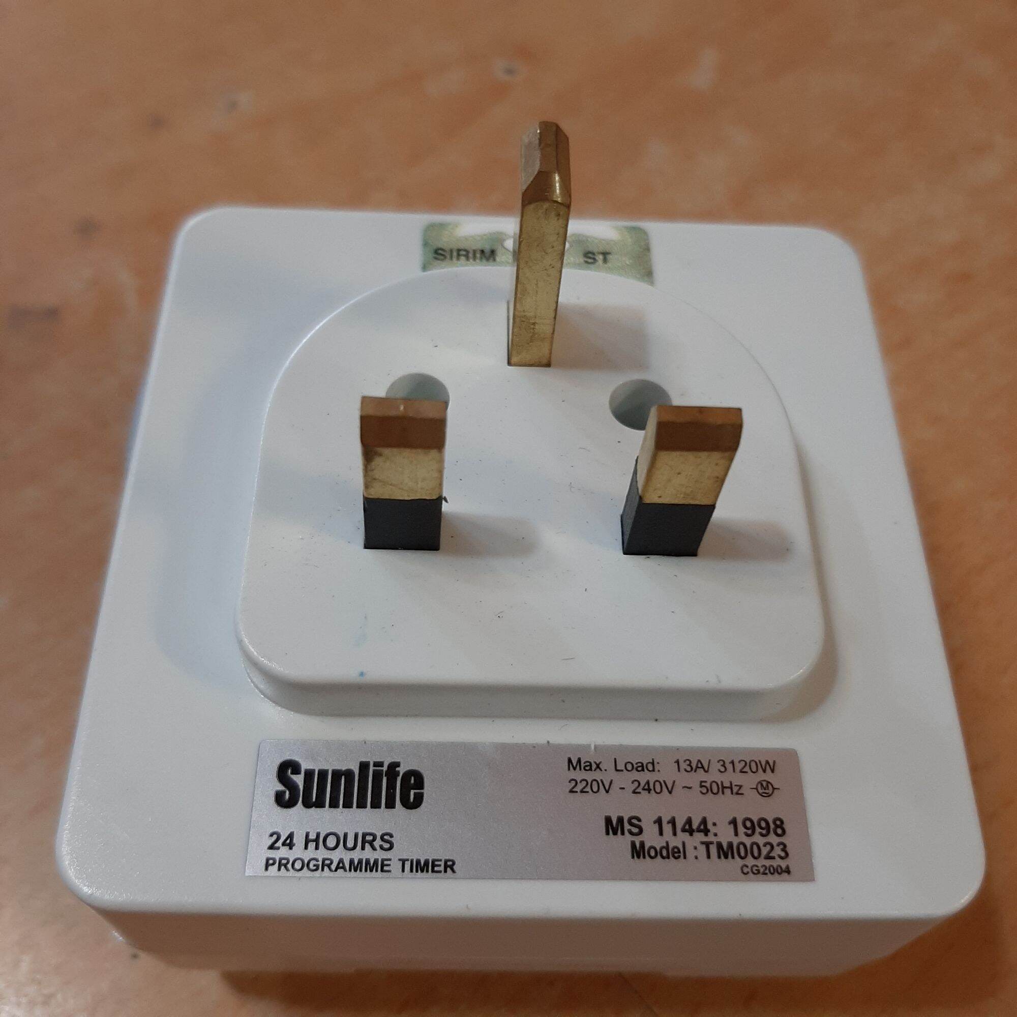 (SIRIM) Sunlife 24 hour segment time switch TM0023 13A plug in timer 24hour programme timer 24H timer 3 pin plug in timer. 
