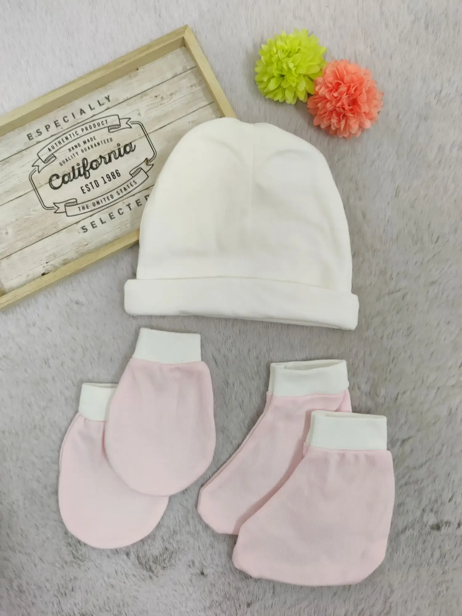 [3 in 1] Newborn Baby Hat Mittens Booties Set (Soft Cotton) (2)