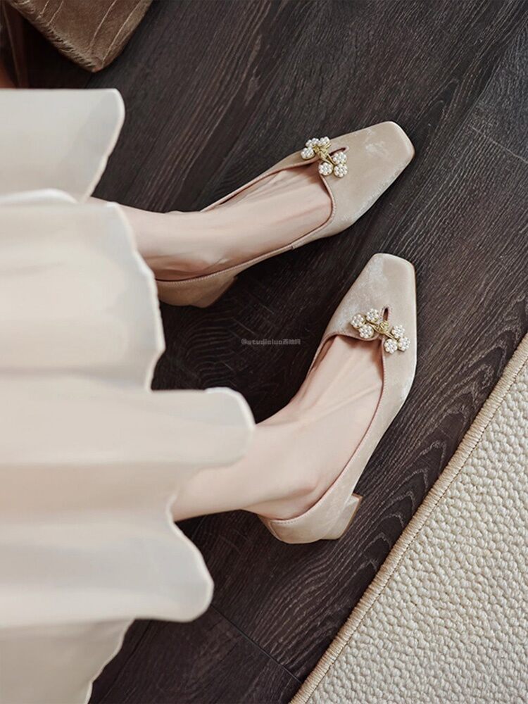 Pearl Decorated Chunky Heel Square Toe Single Shoes for Women Retro Versatile Spring Autumn New Style Hong Kong Chinese National Style Harga  330 Ringgit*Penghantaran Percuma