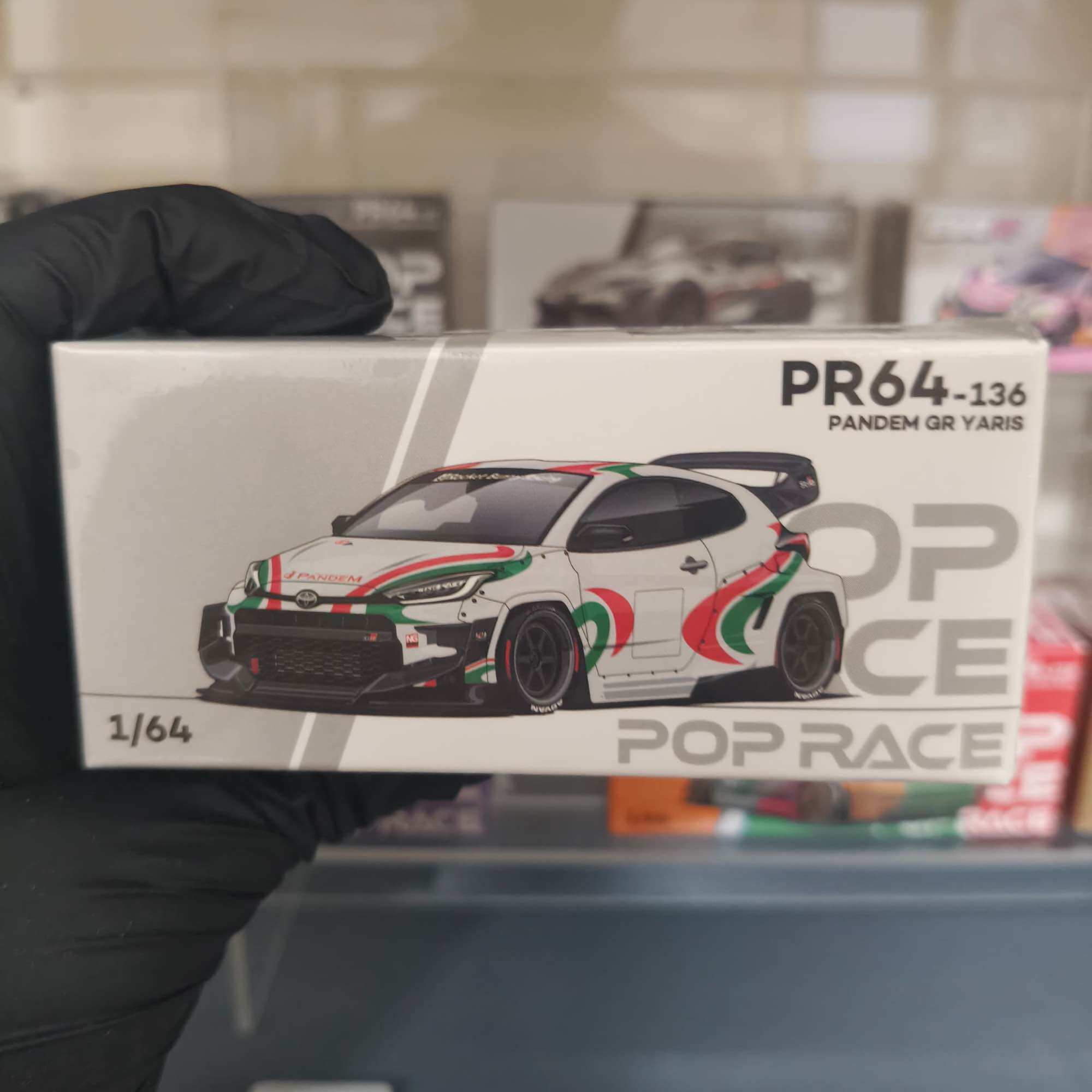Pop Race 1:64 Toyota Pandem GR Yaris PR64-106 - Modello Diecast Da Collezione 2025