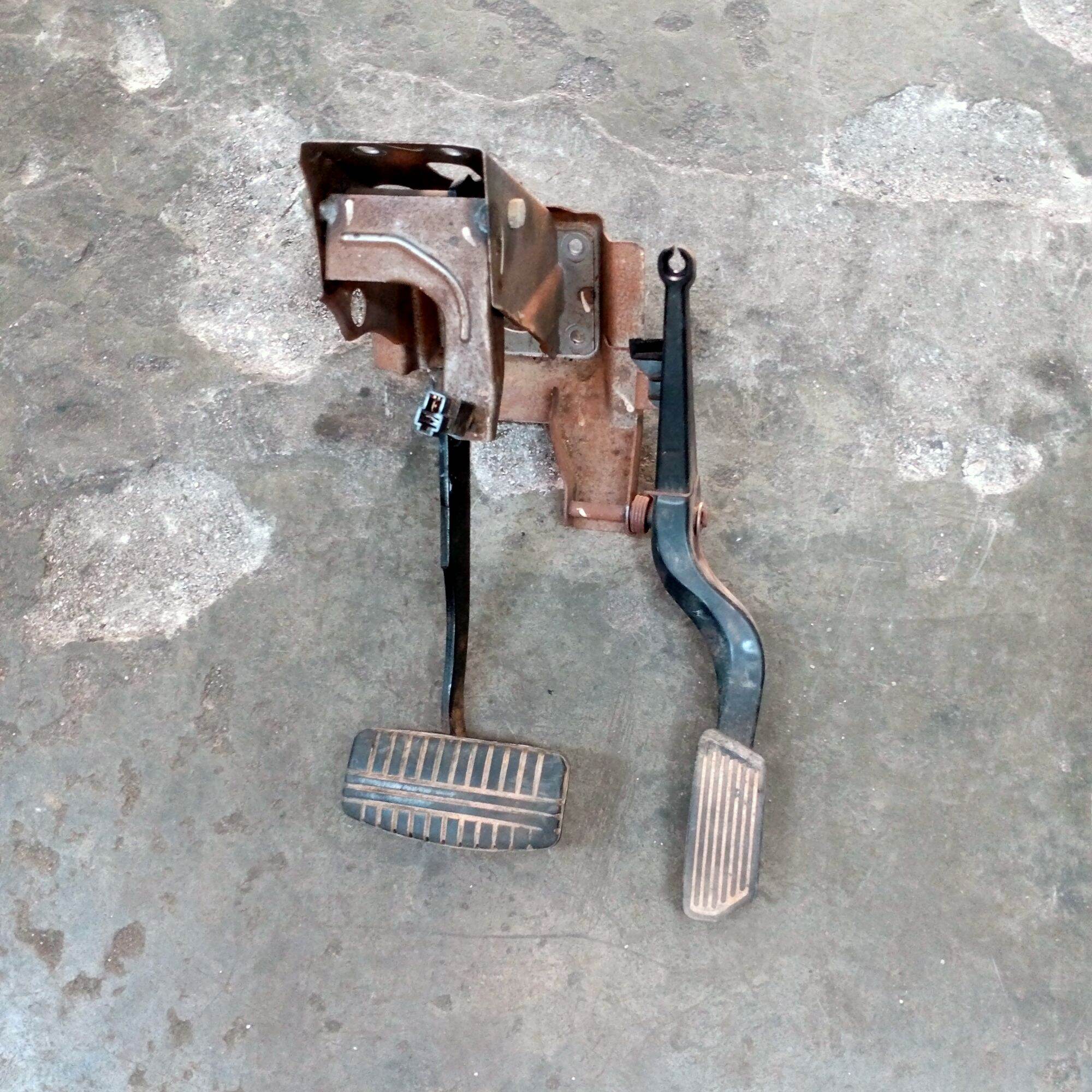 proton wira brake pedal and accelerator pedal Lazada