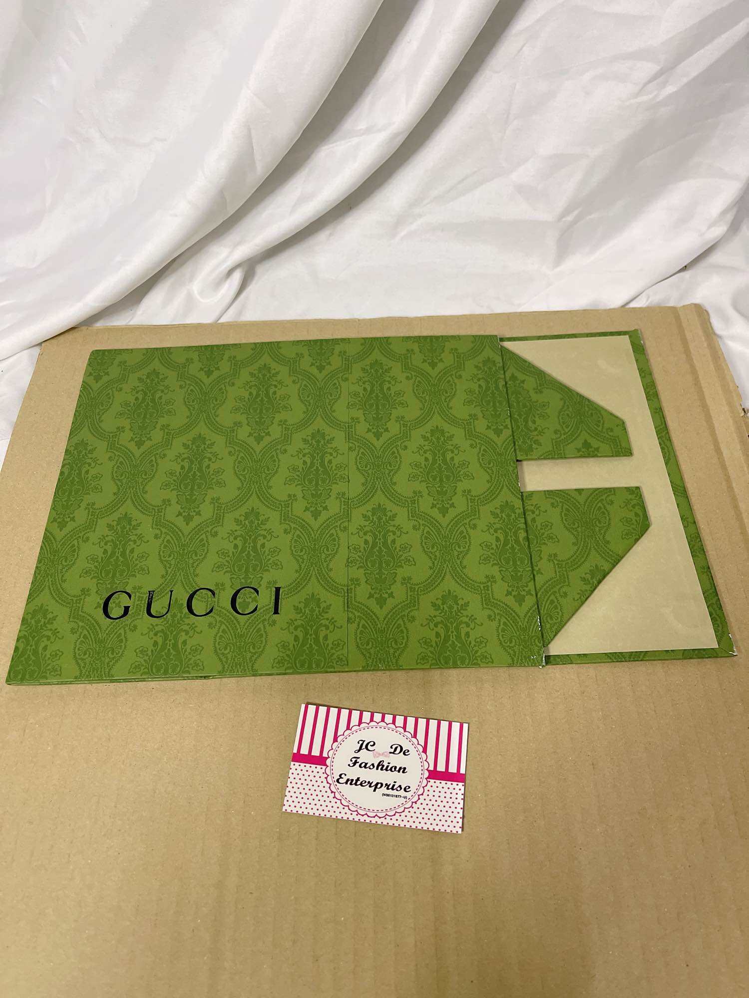 GG 2022 gift box luxury 古奇专柜同款包装吸铁盒. 