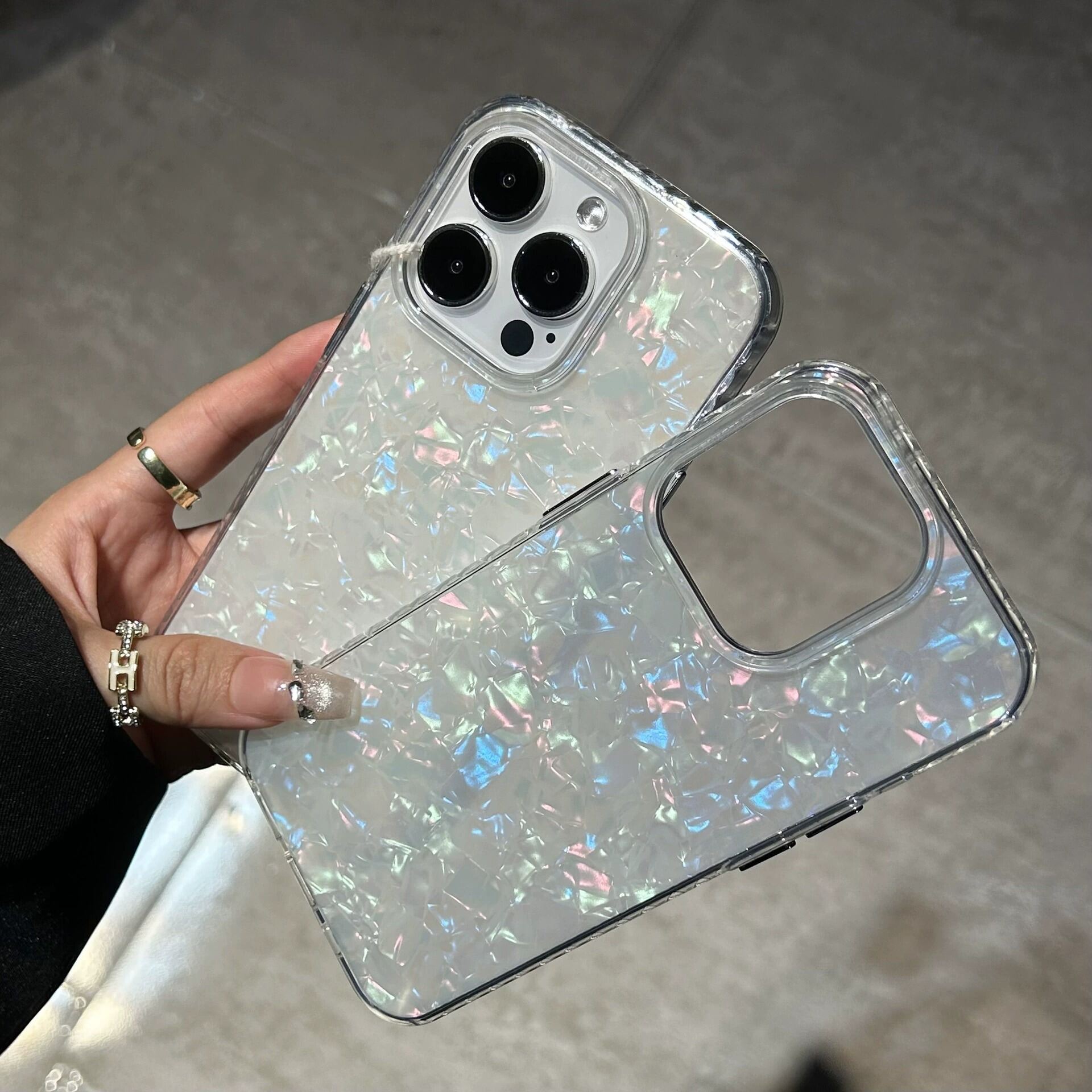 Fashion Phone Case With Laser Engraved Shell Pattern For Iphone_voghion.com