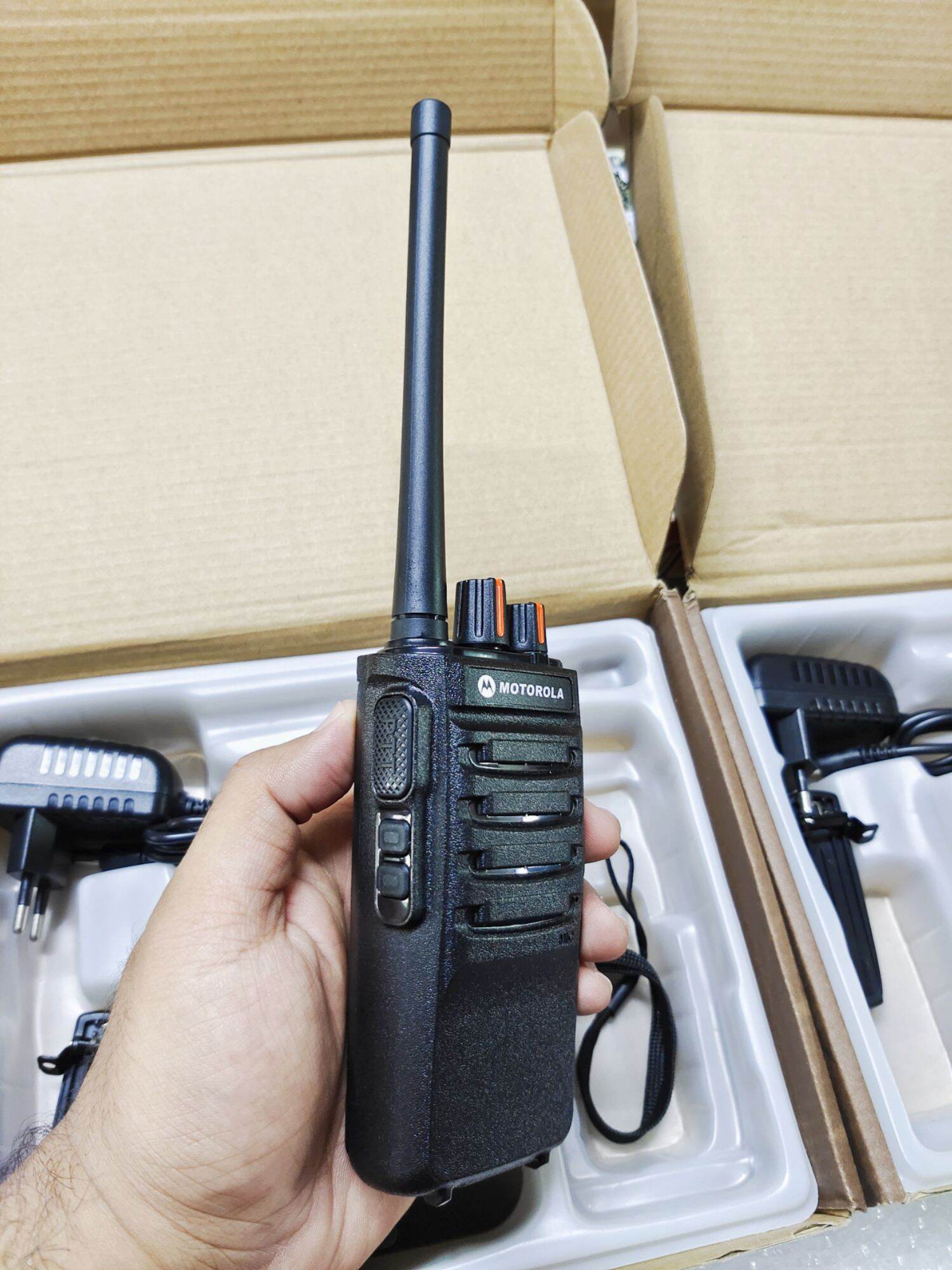 Walkie Talkie Motorola 10 Watt High Jarak Jauh Power Woki Toki UHF Heavy  Duty