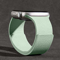 CRAFTSMAN DAI | Magnetic Silicone Strap for Apple Watch