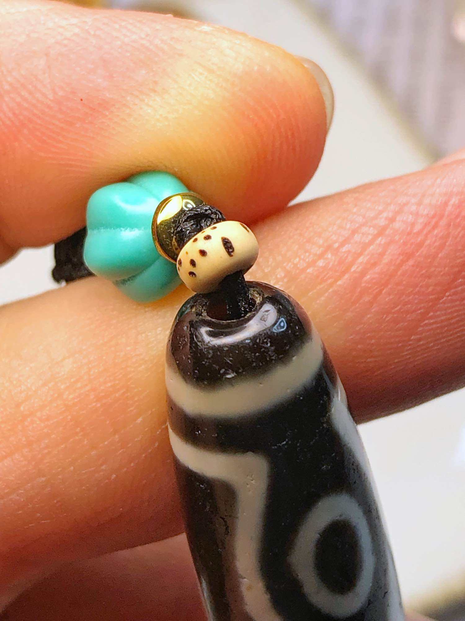 Tibetan Dzi Beads Three-eyed Dzi Bead 藏传老矿特殊三眼天珠49.8x12