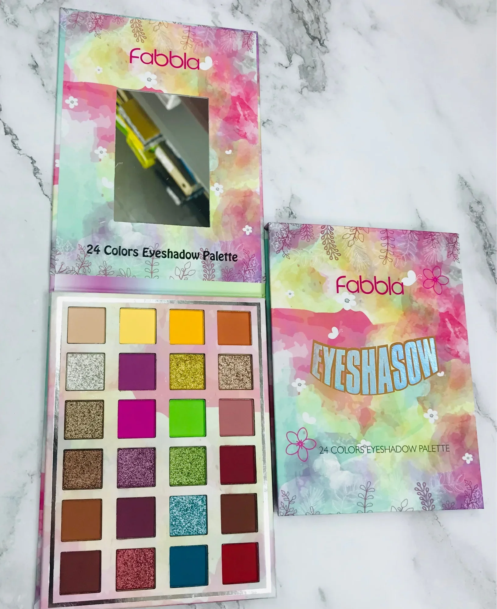 24 COLOURS EYESHADOW COLOURFUL PALETTE BY FABBLA