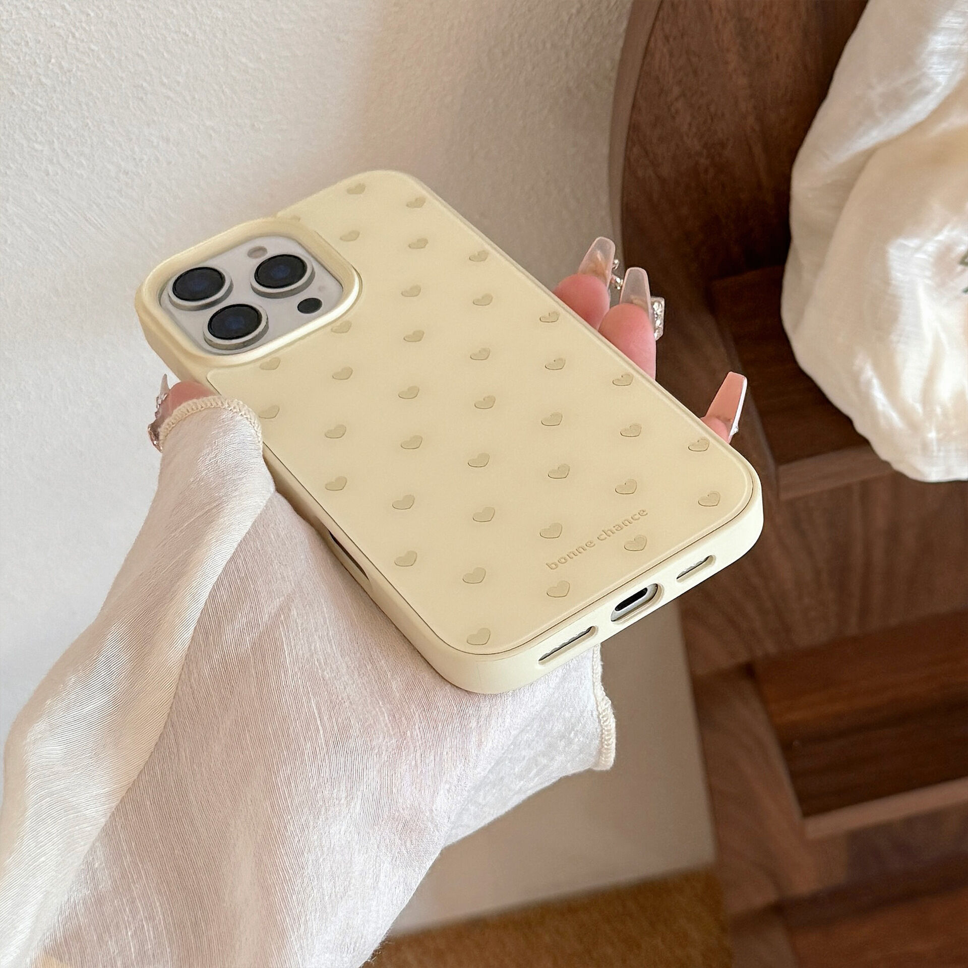 Shockproof Phone Case With Yellow Love Heart Design For Iphone_voghion.com