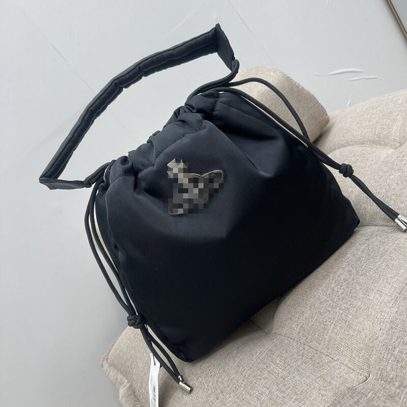 Fashionable underarm bag, drawstring crossbody handbag, simple bucket bag, large-capacity tote bag Harga  213 Ringgit*Penghantaran Percuma